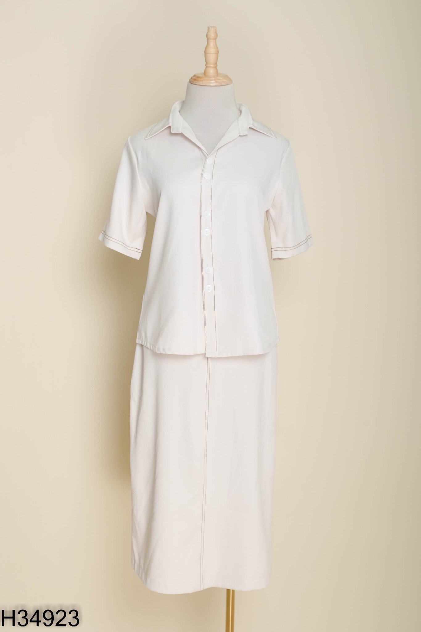 SET Áo be LEO WEARING viền chỉ + chân váy