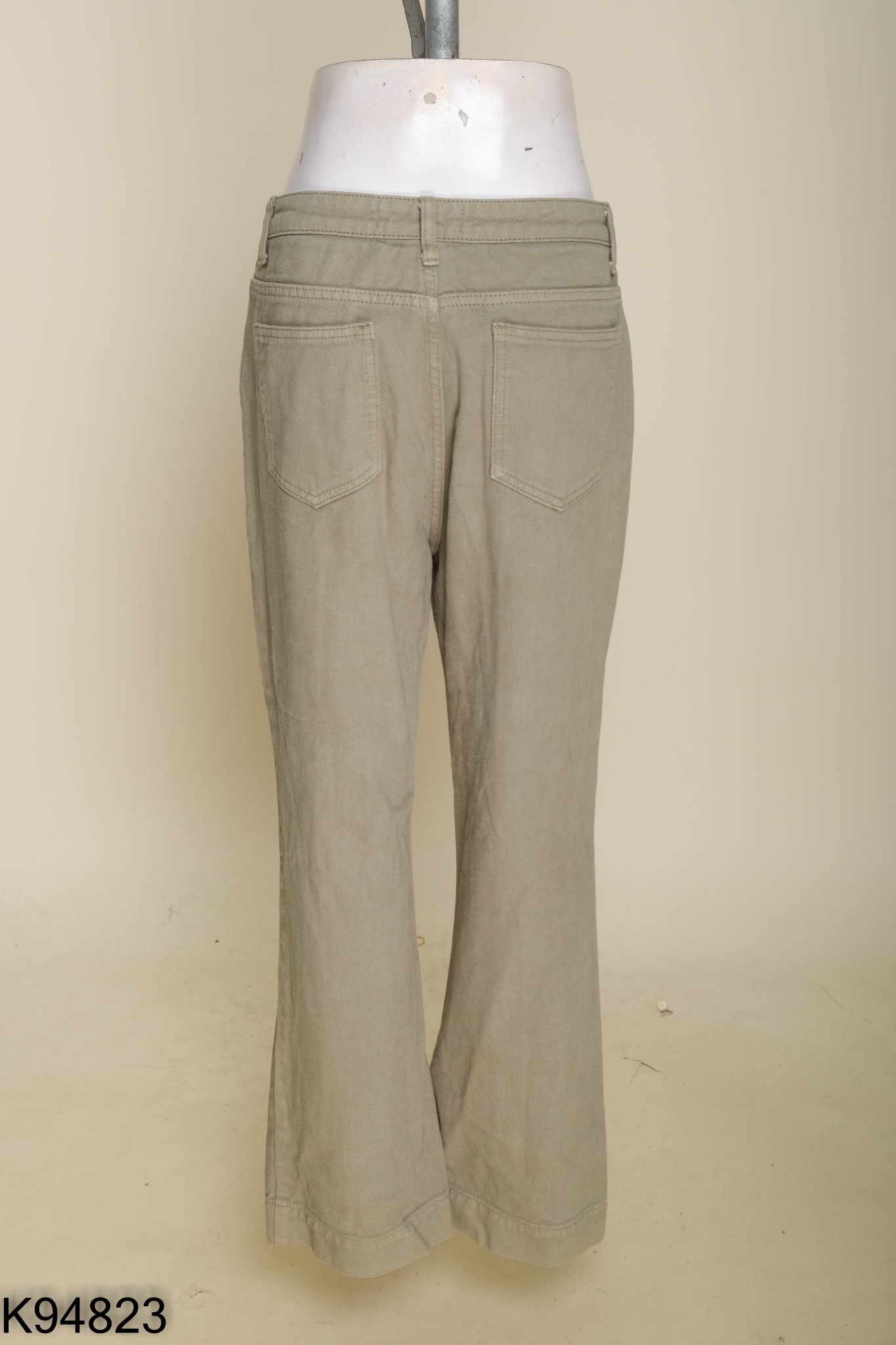 Quần jeans xanh gân giữa