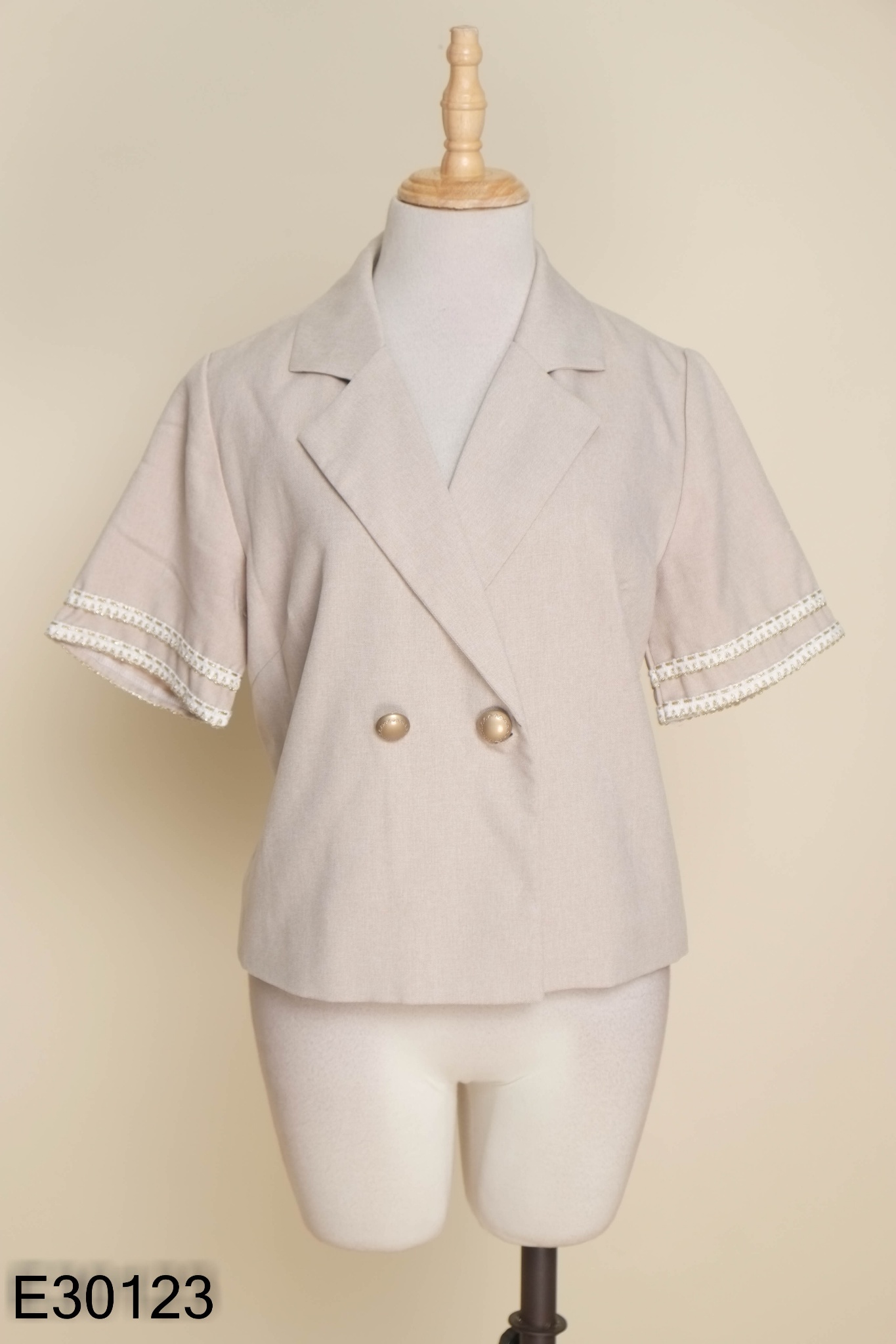 Blazer ngắn tay nâu be