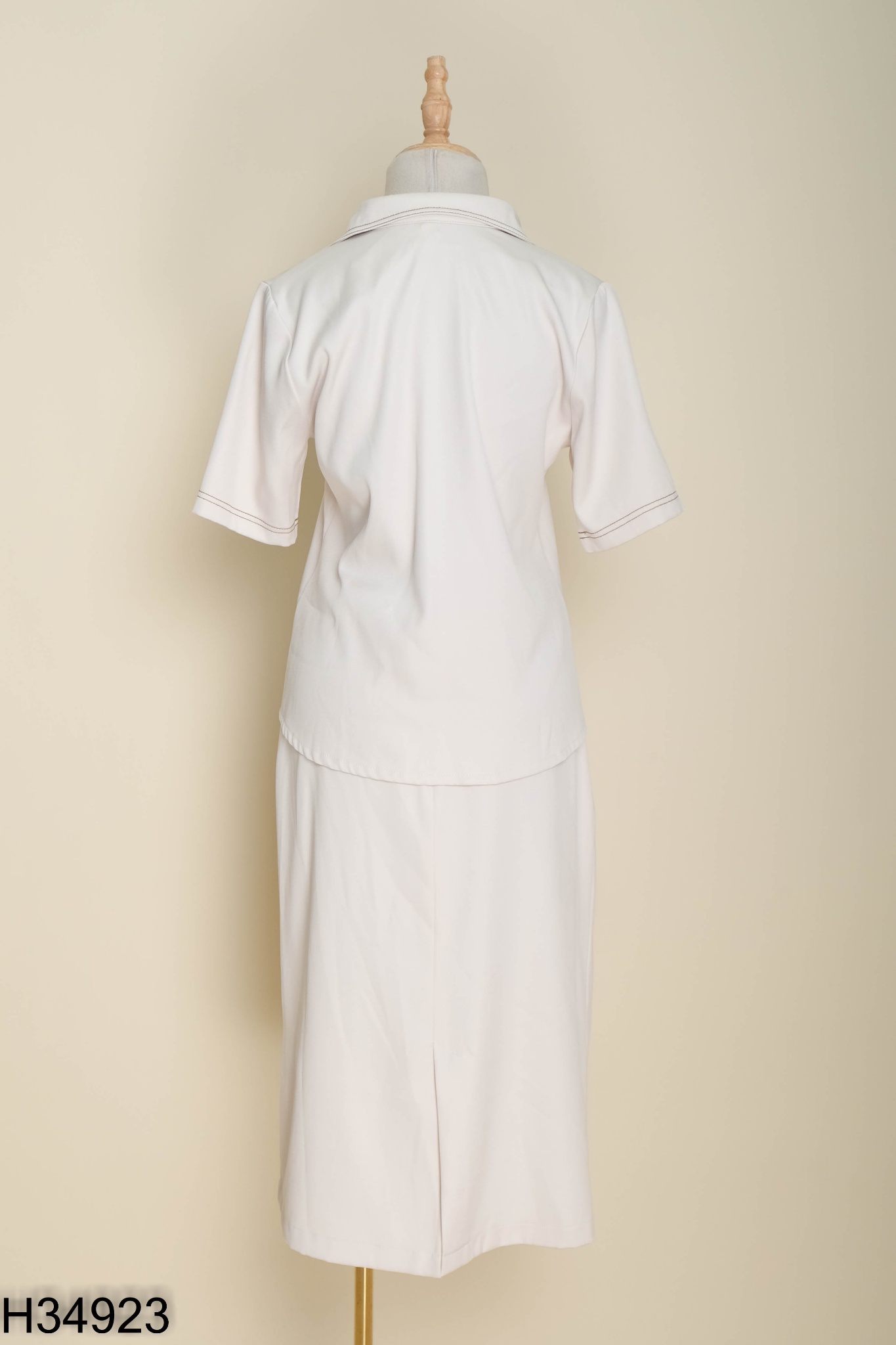 SET Áo be LEO WEARING viền chỉ + chân váy