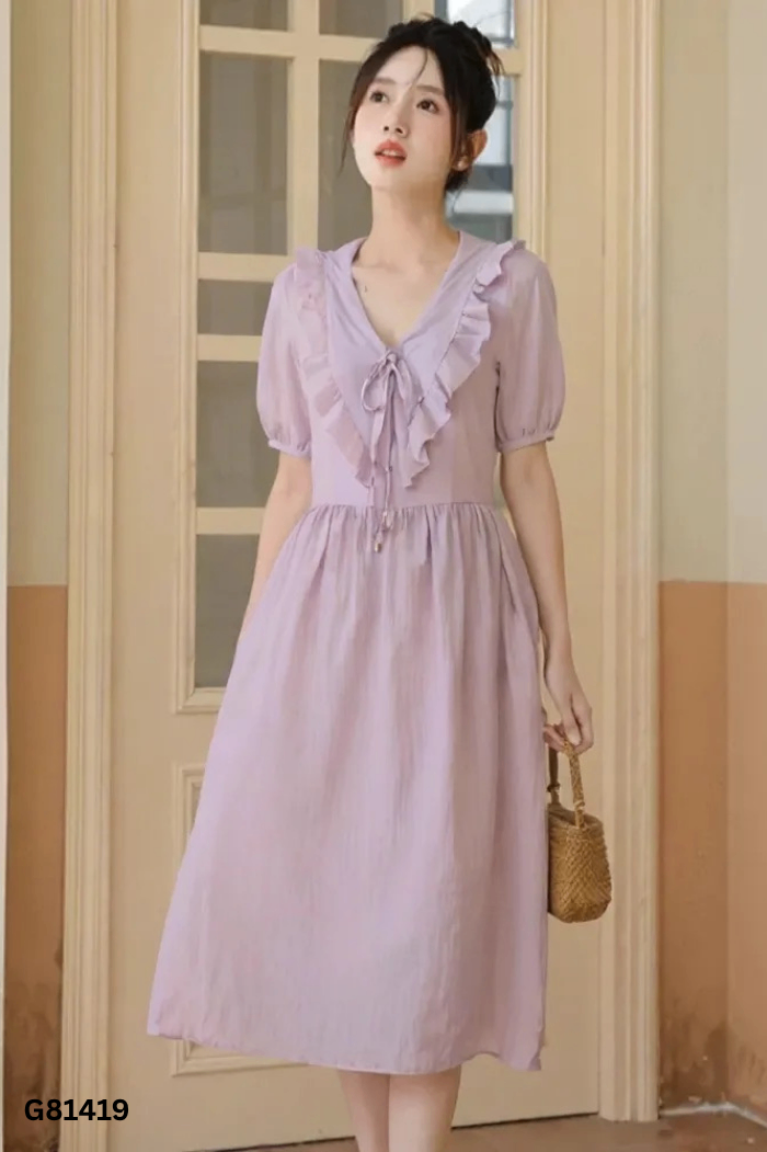 Váy hồng tím cổ bèo