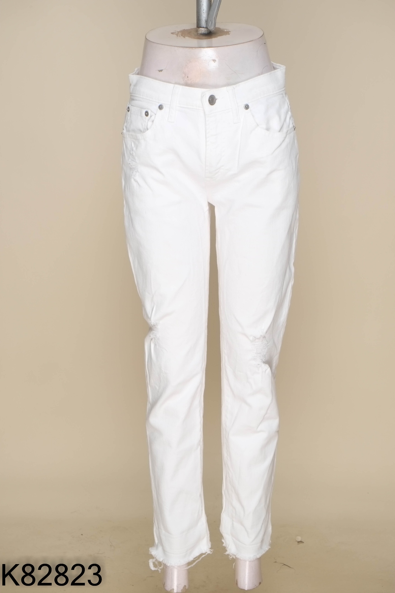 Quần jeans trắng GAP cắt gấu