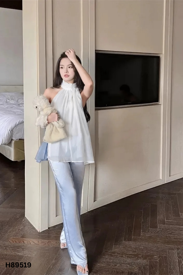 Áo voan trắng cổ yếm