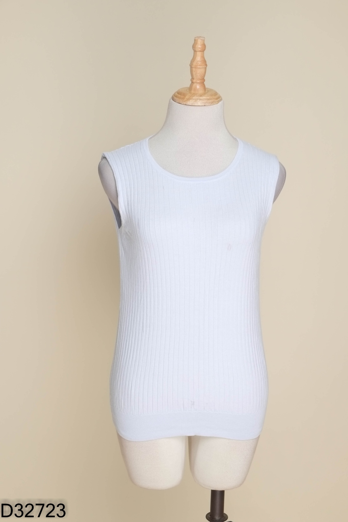 Áo sát nách UNIQLO xanh nhạt