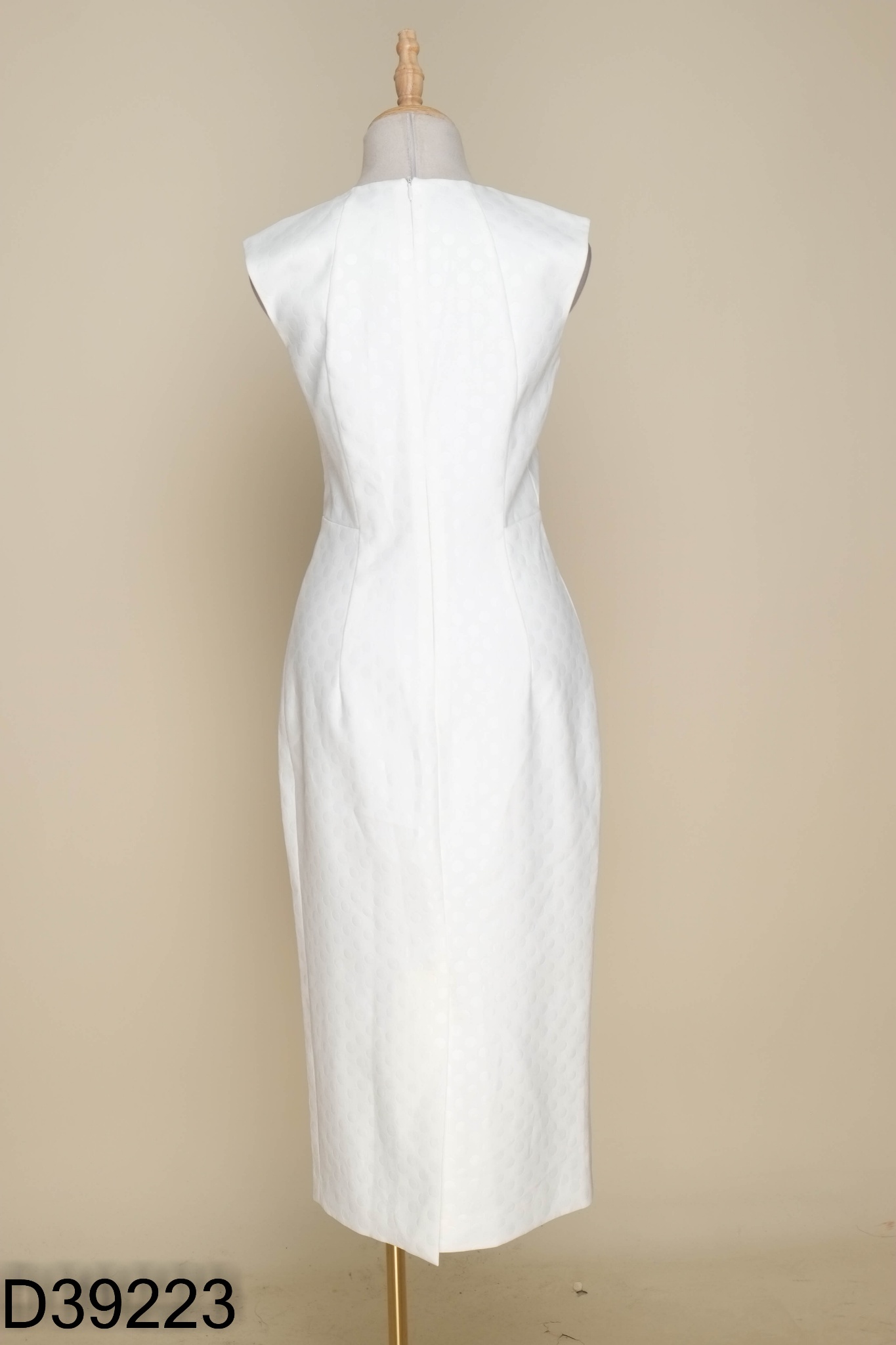 Váy IVY MODA trắng sữa thêu hoa