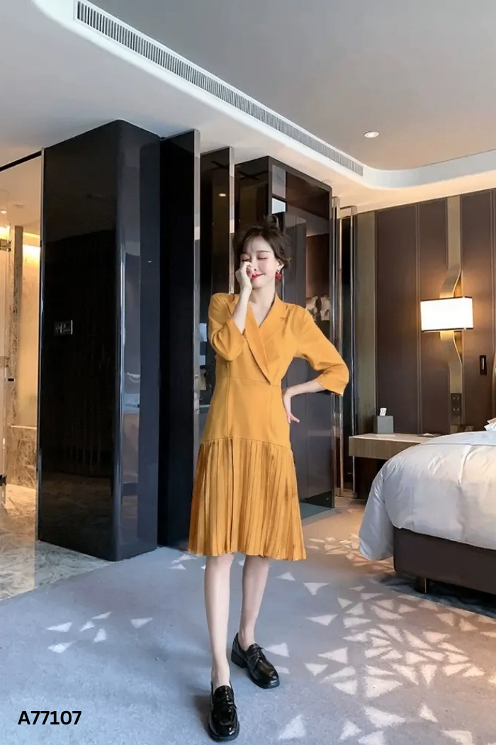 Váy nhỡ vàng cam cổ vest