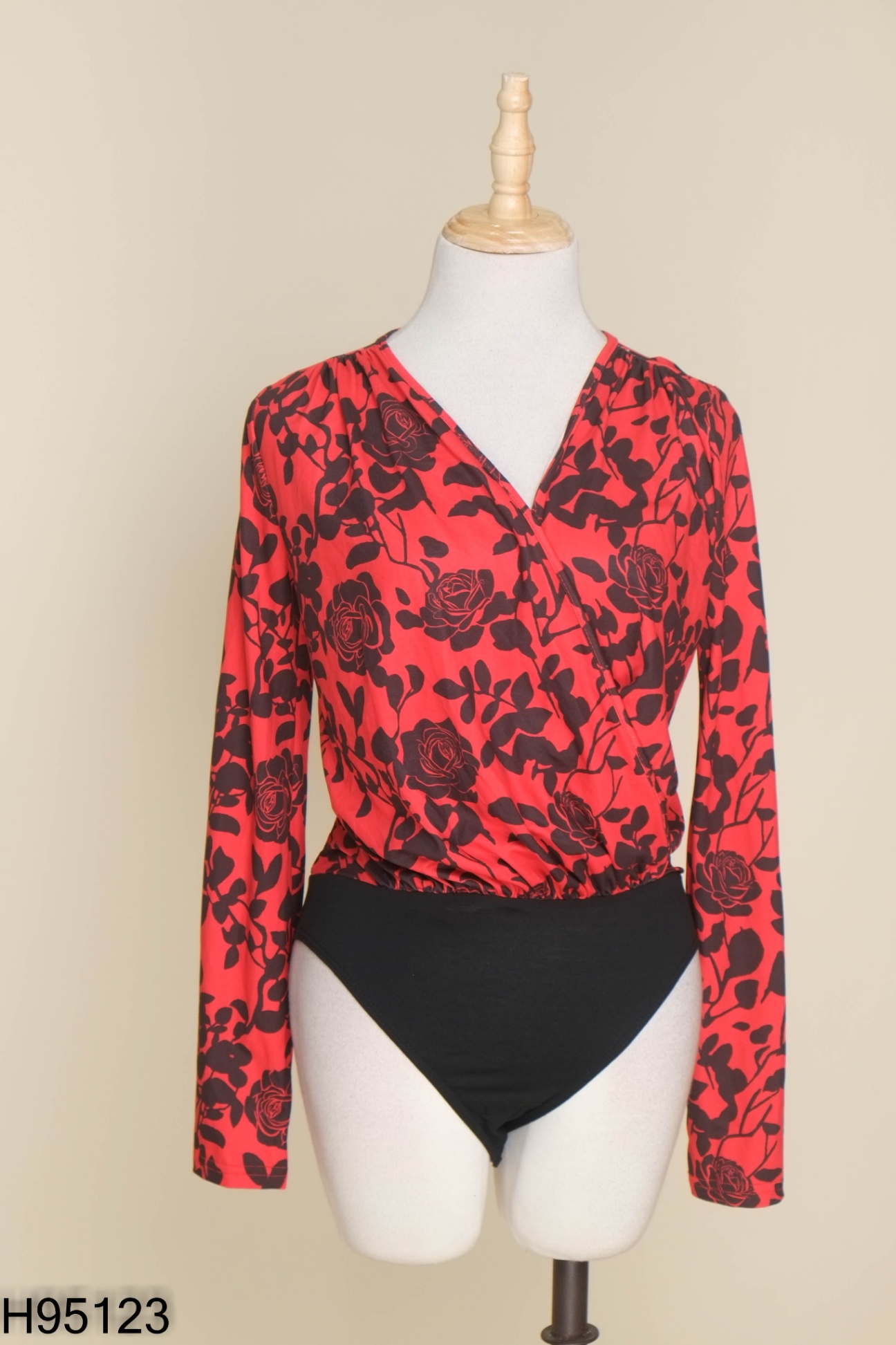 Bodysuits SHEIN đỏ hoa