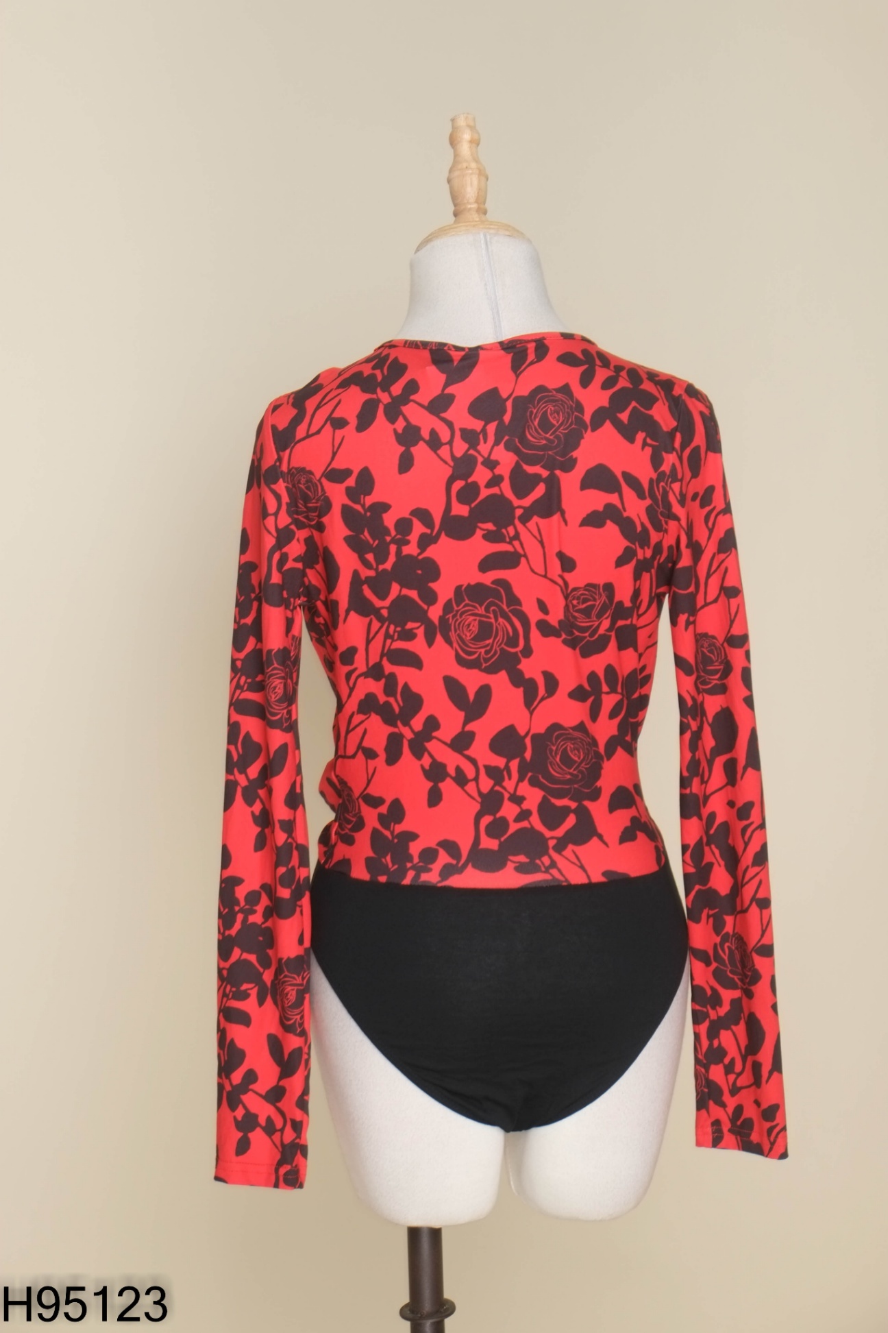 Bodysuits SHEIN đỏ hoa