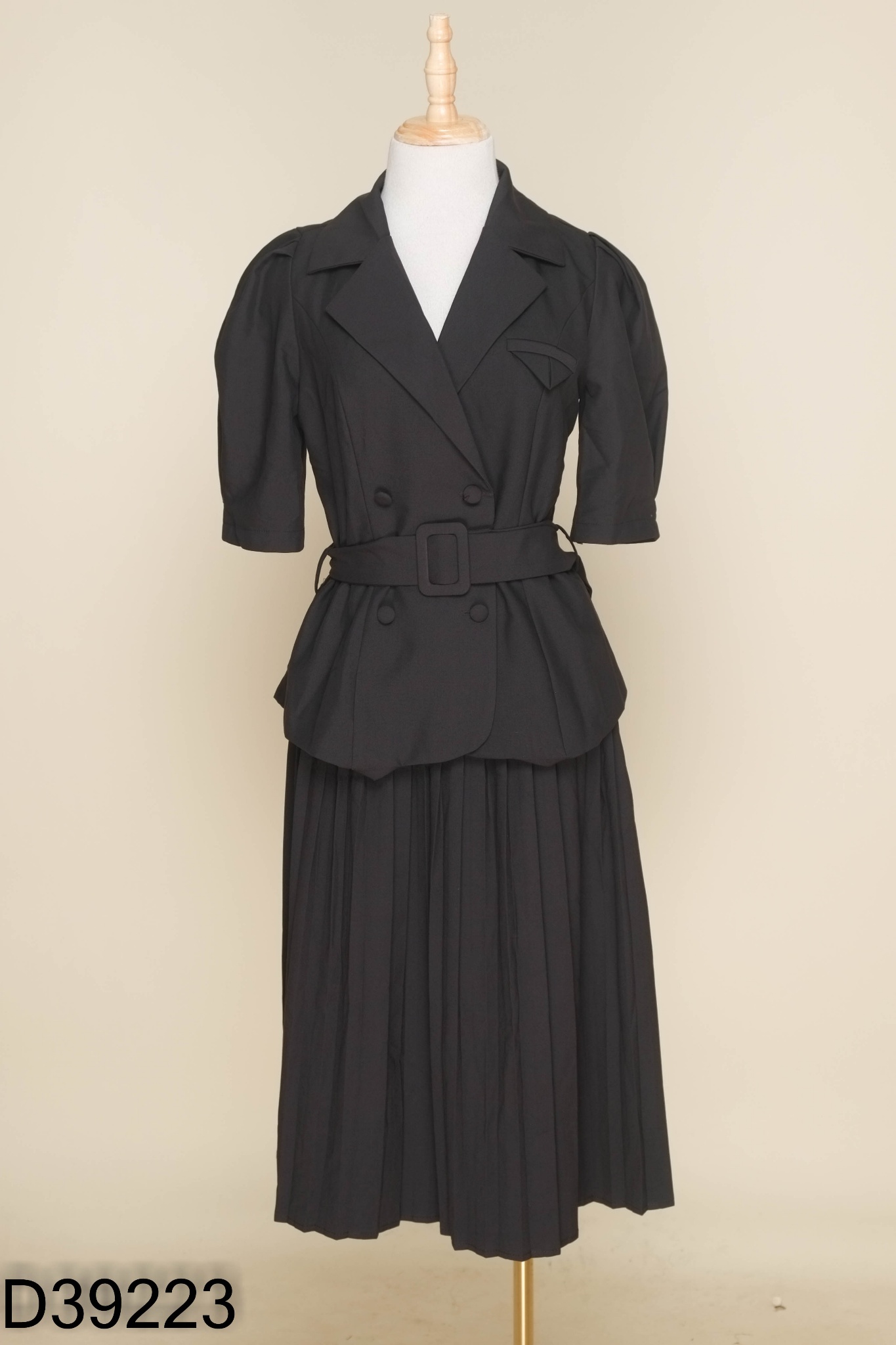 NEWTAG SET Blazer đen trơn + chân váy dập ly