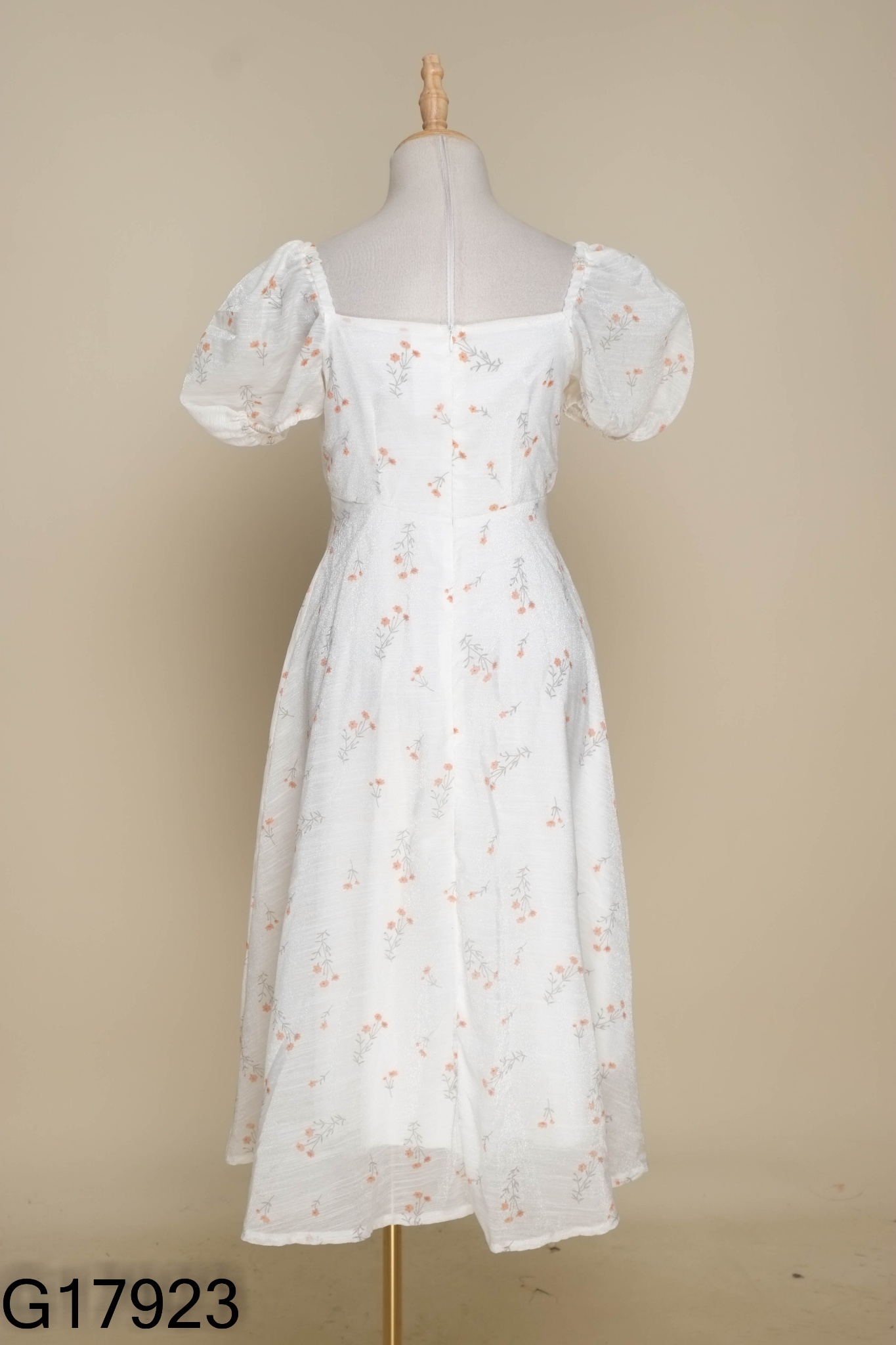 Váy chiffon trắng hoa