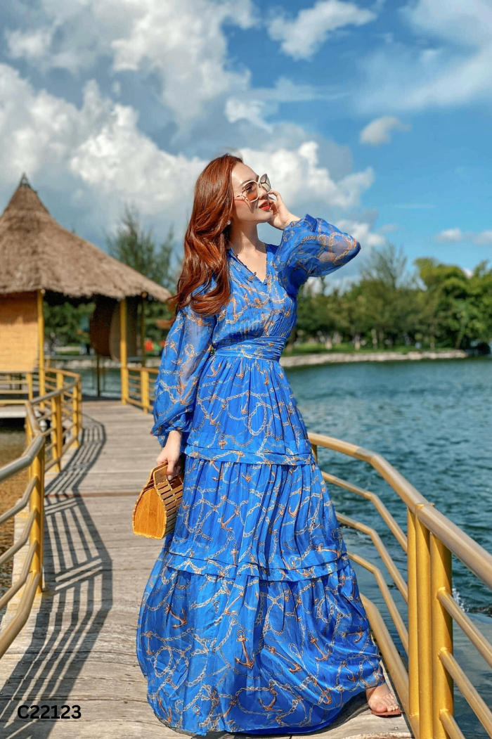 Váy voan xanh họa tiết vàng