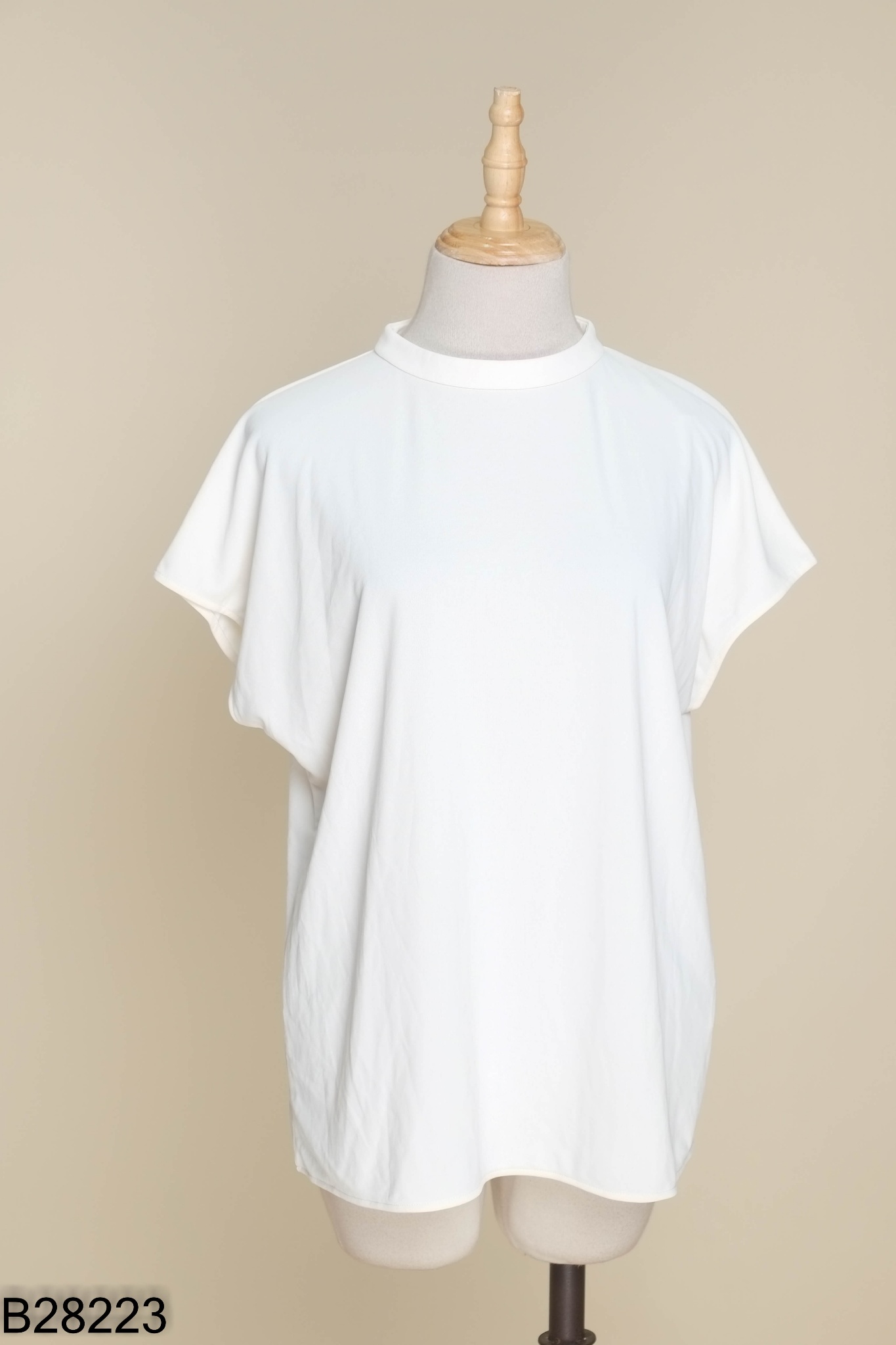 Áo UNIQLO be trơn