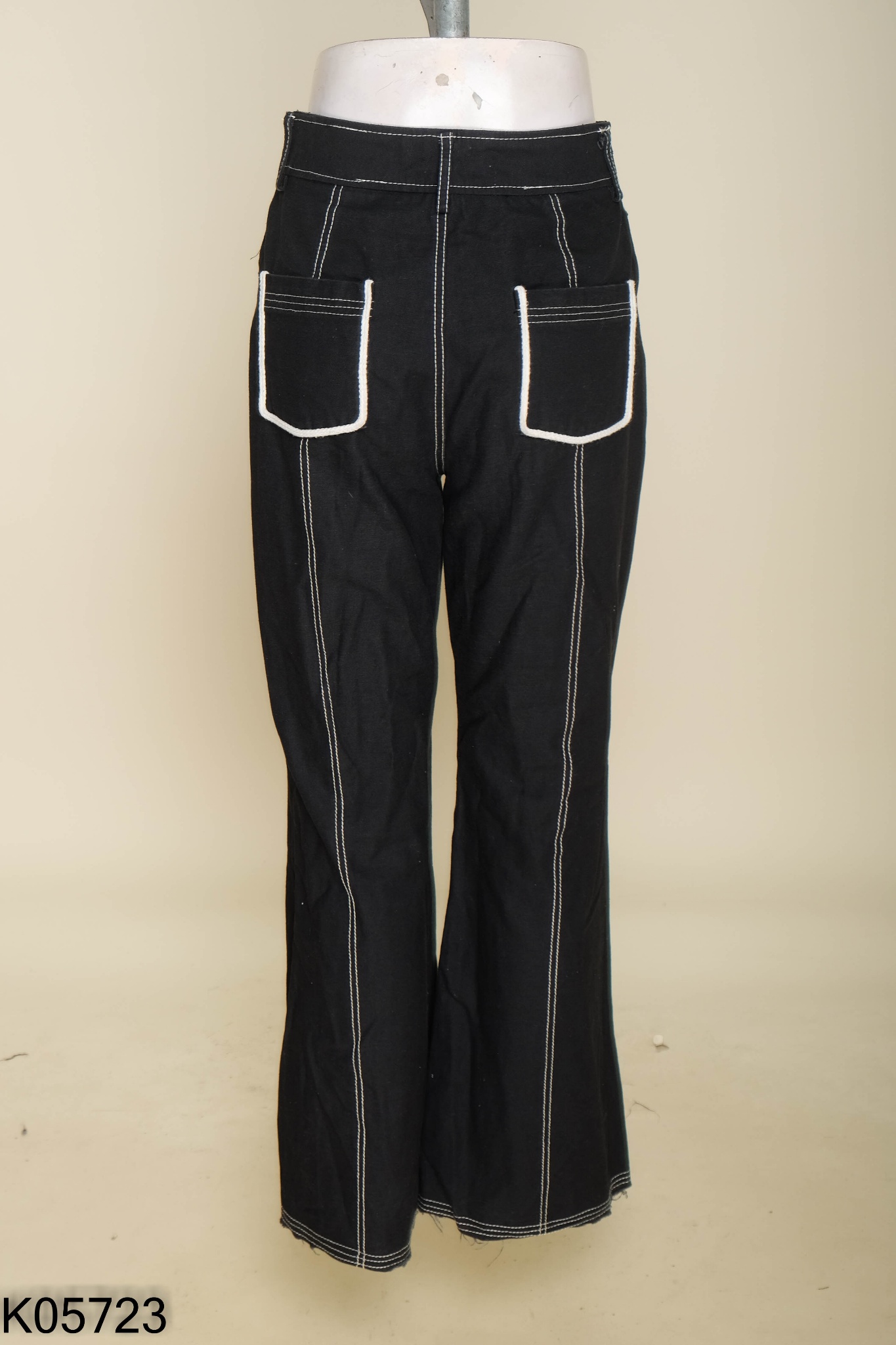 Quần jeans đen COCOSIN sọc be