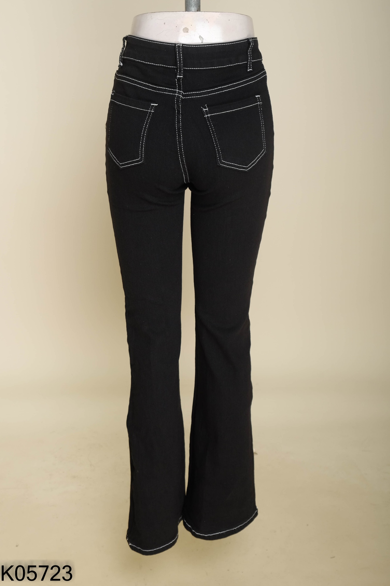 Quần jeans đen SHEIN viền chỉ trắng