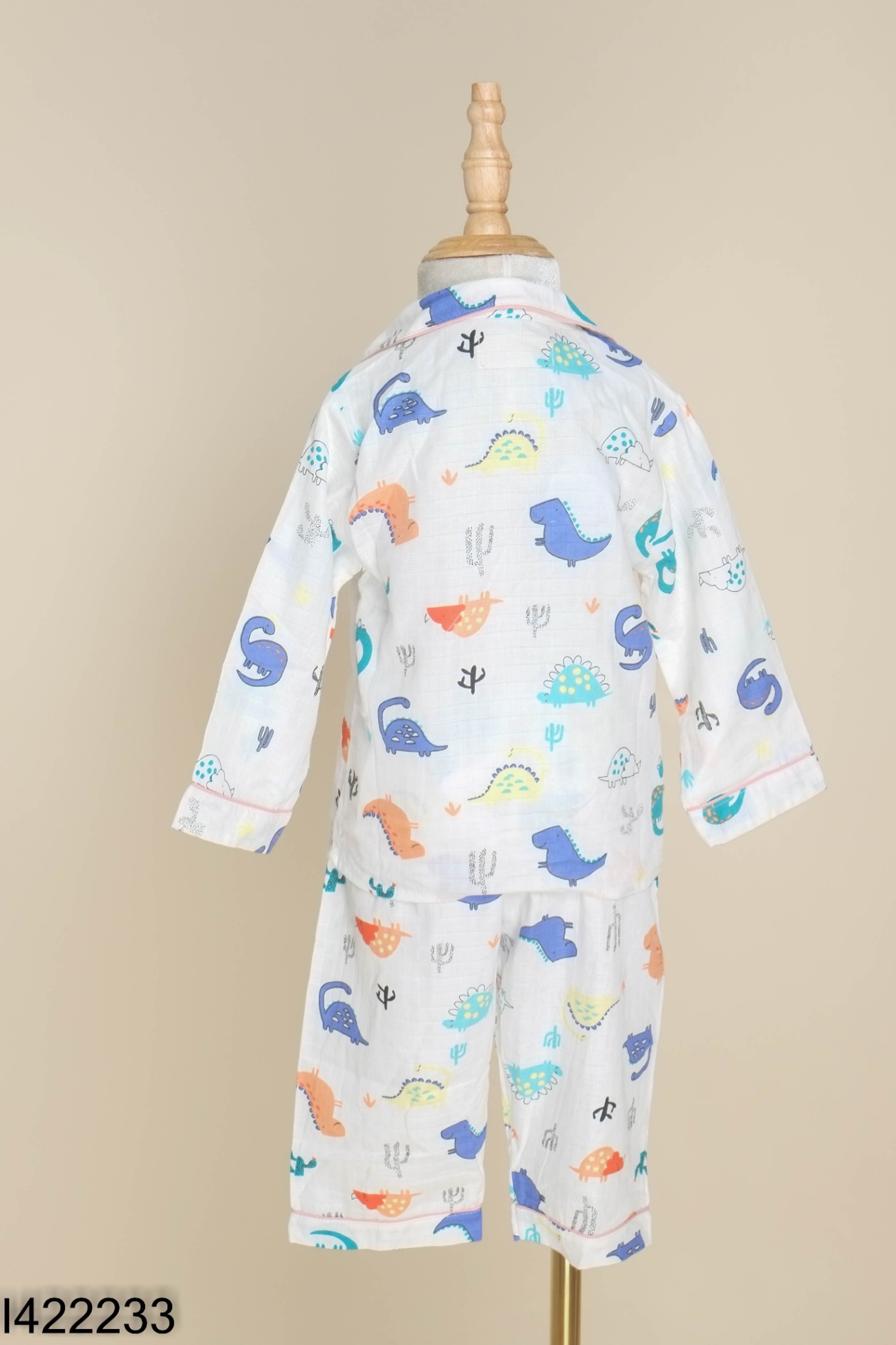 NEWTAG Set pijama trắng hoạ tiết khủng long kid