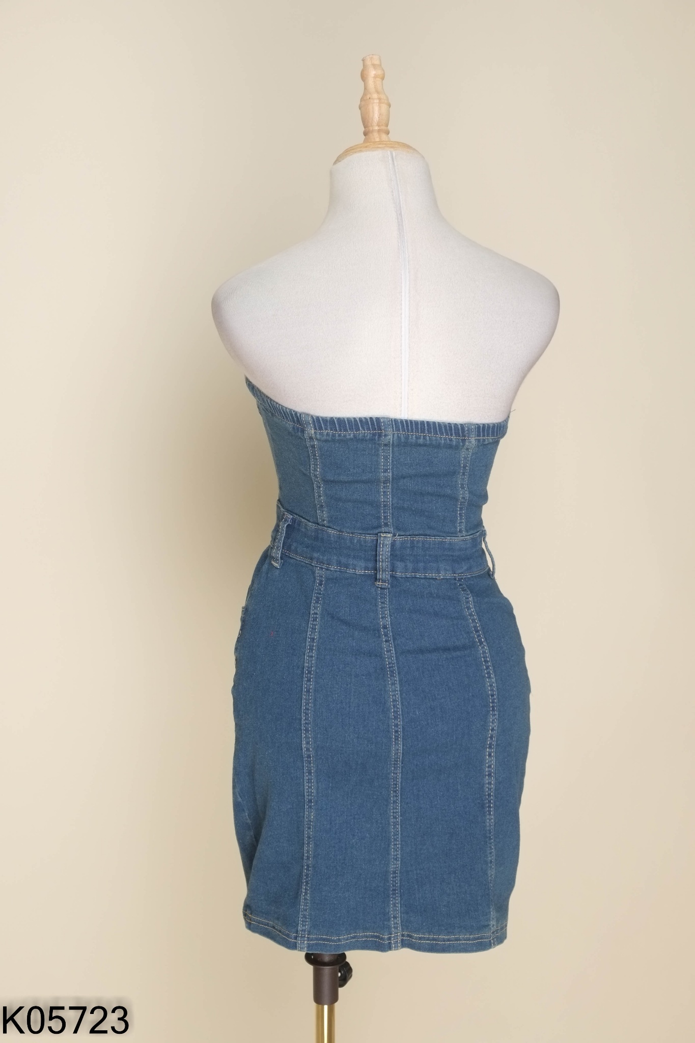 Váy quây jeans xanh phối cúc