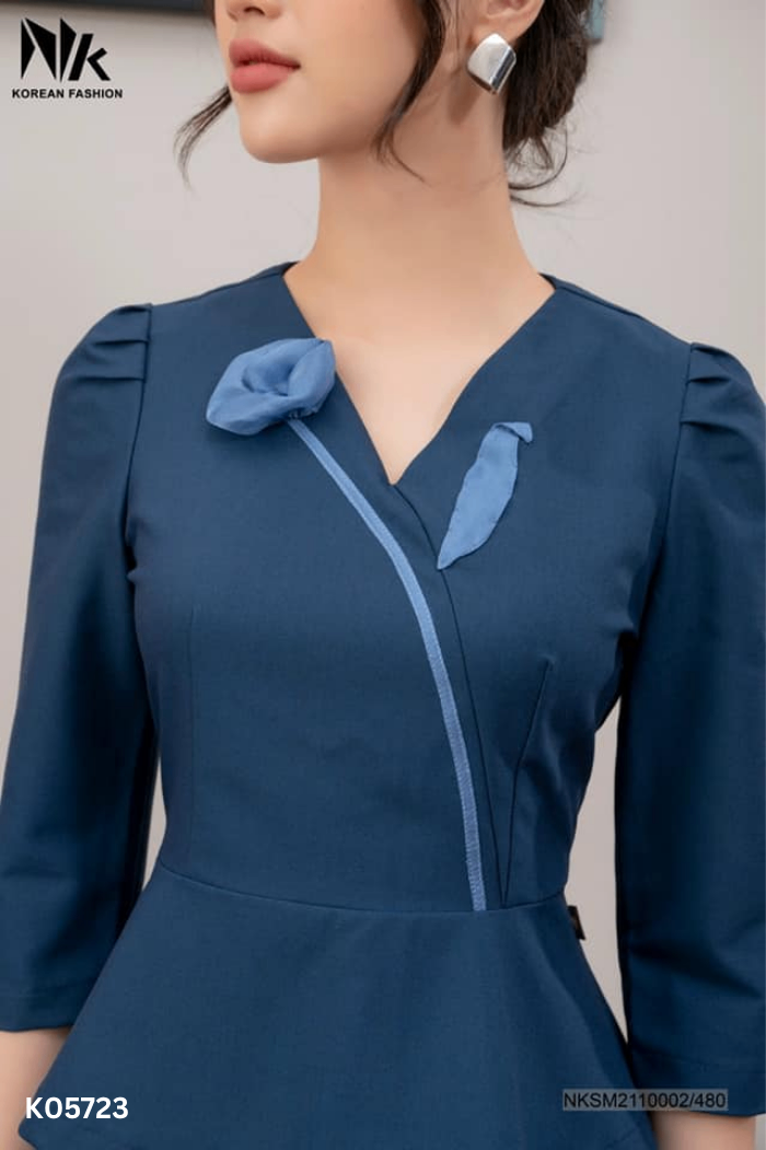 NEWTAG Áo xanh phối hoa