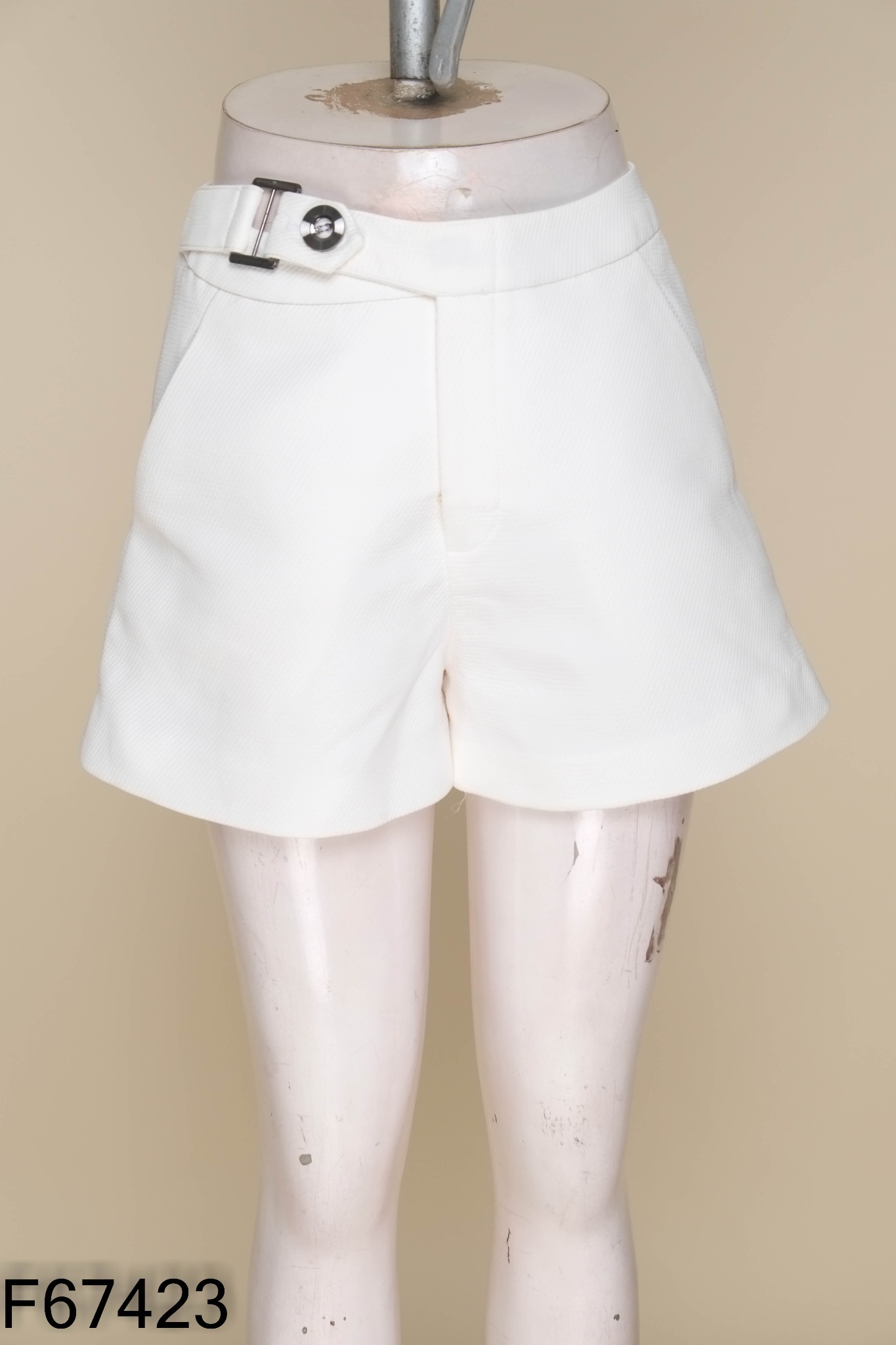 Quần shorts SEVEN AM trắng