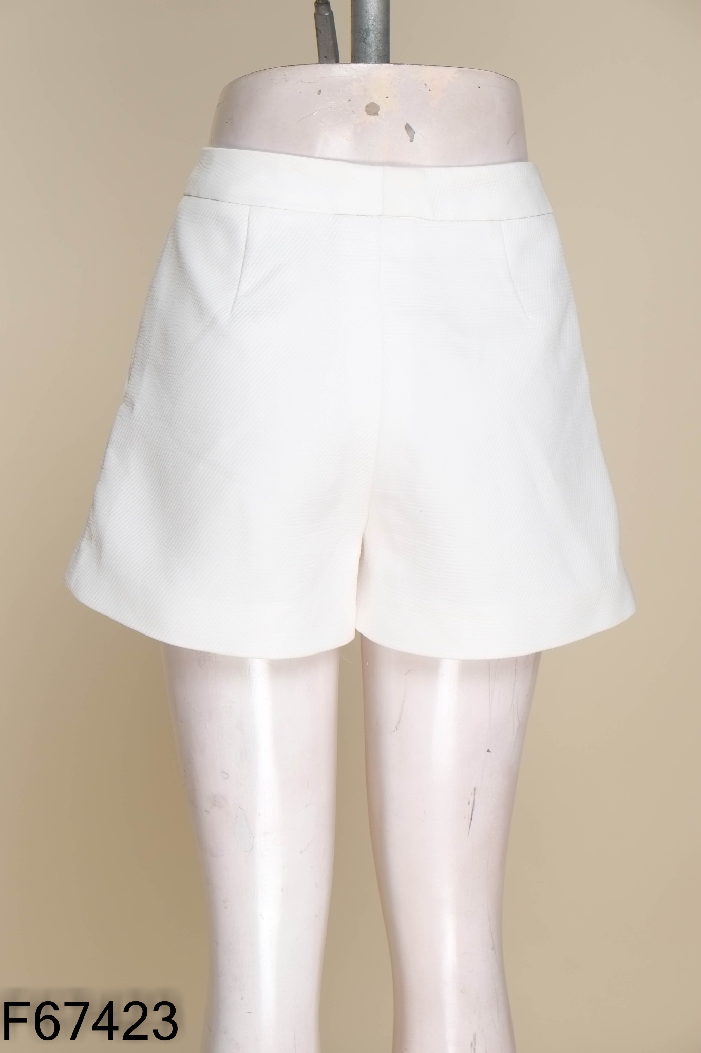 Quần shorts SEVEN AM trắng