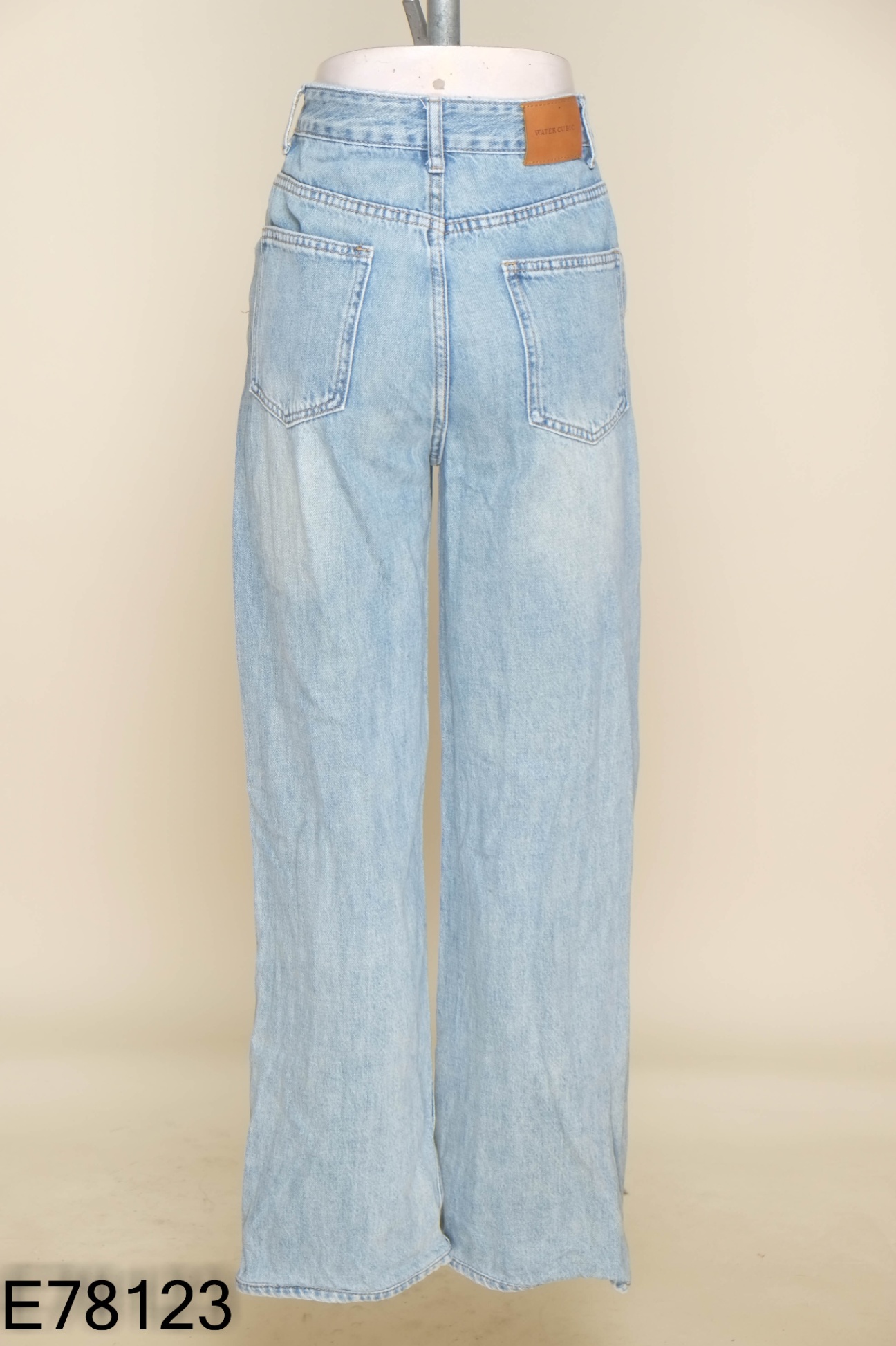 Quần jeans trơn xanh nhạt