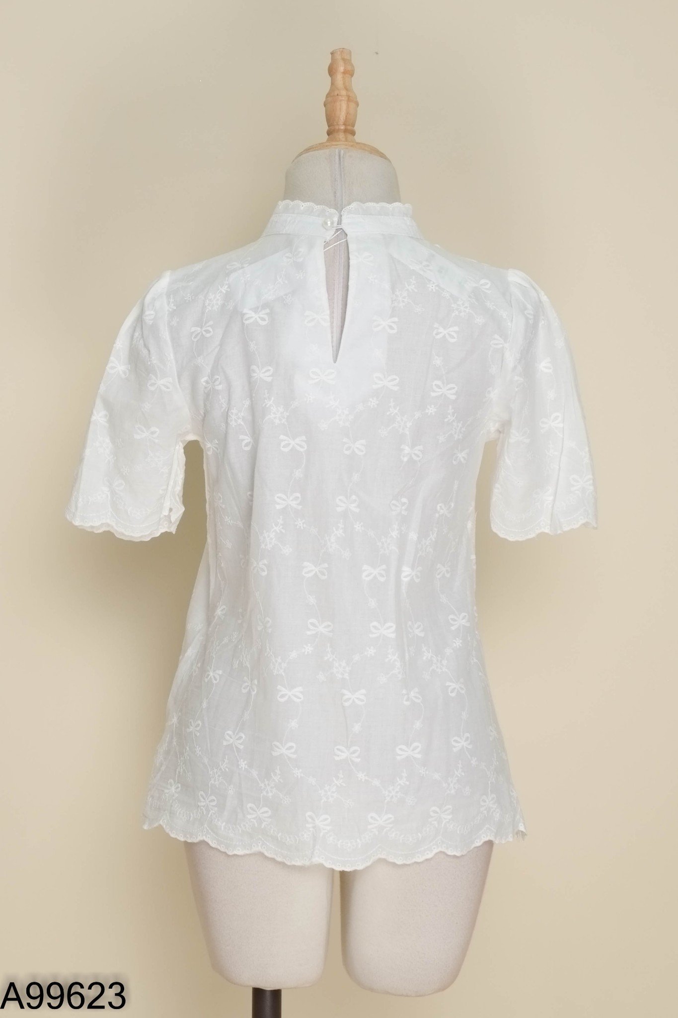 NEWTAG Áo trắng LA MONETA thêu nơ