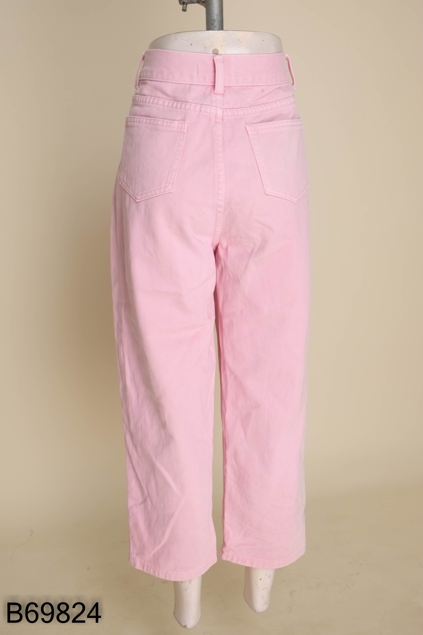 Quần jeans suông hồng