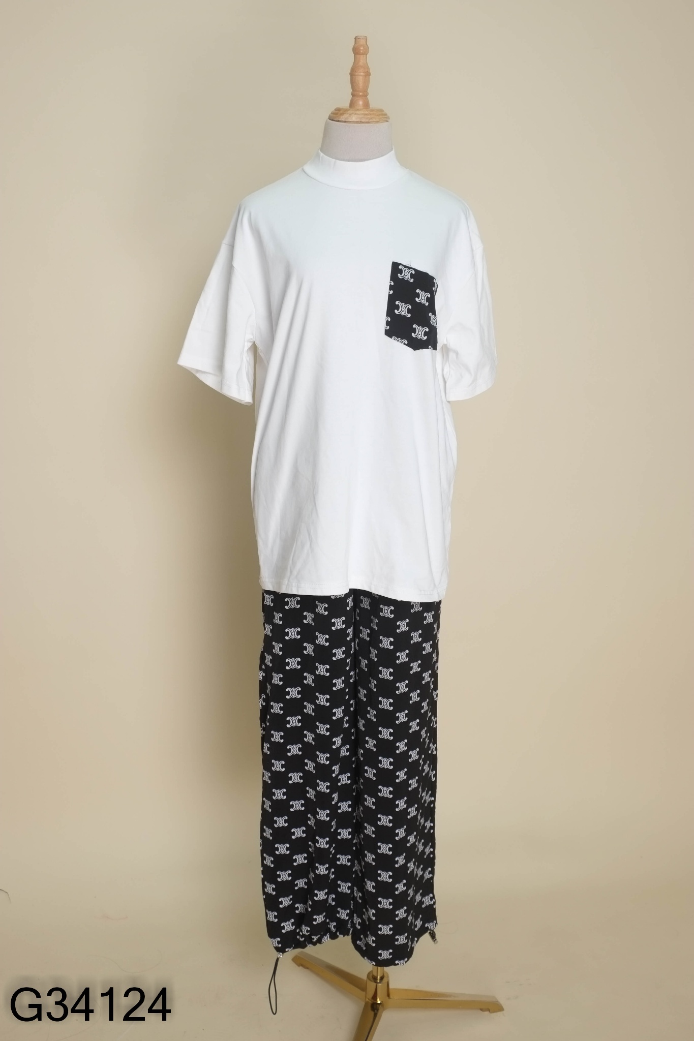 SET Áo thung trắng phối đen + quần đen