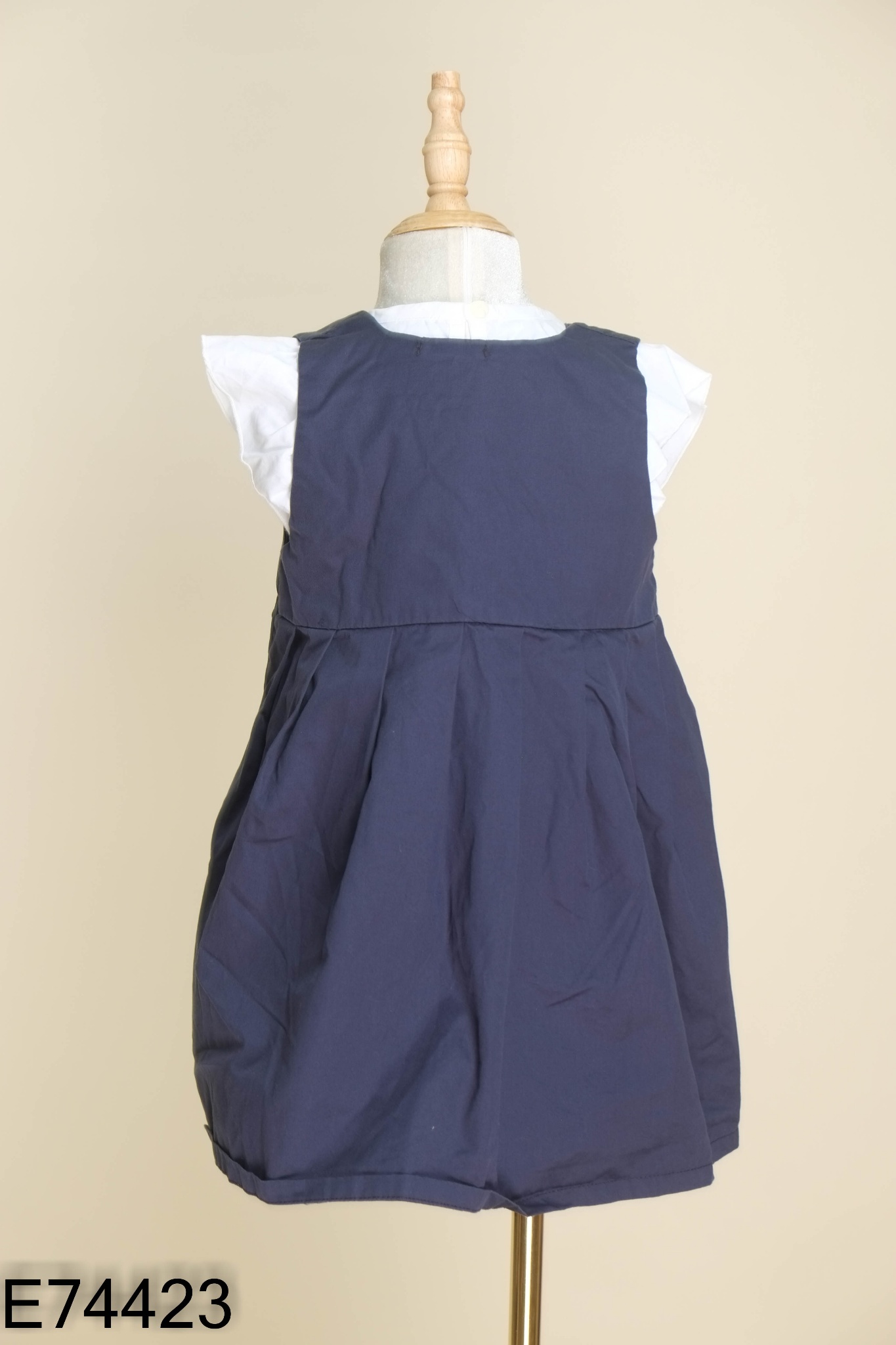 SET Áo trắng + yếm xanh than KIDS