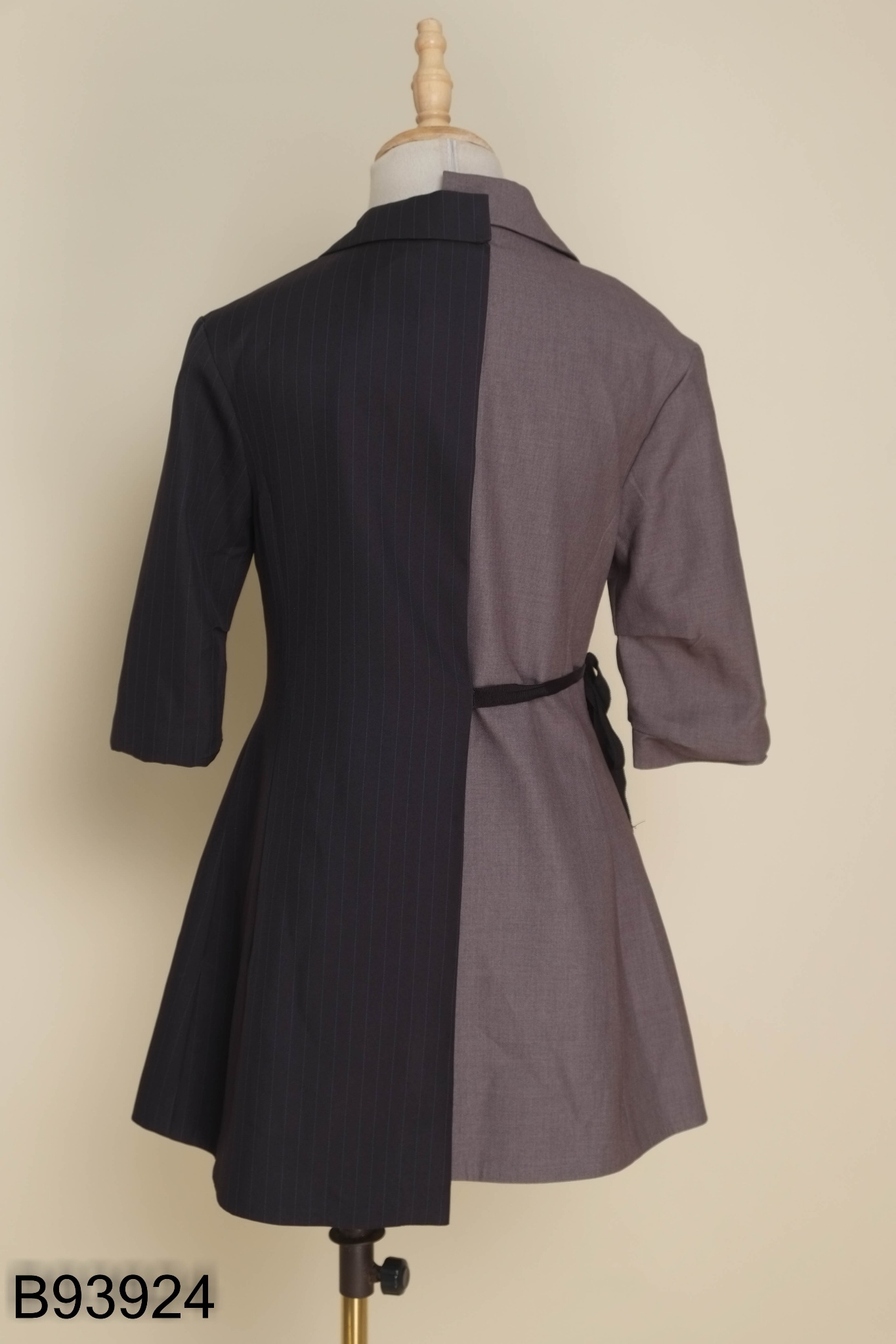 Áo khoác vest nâu phối kẻ caro