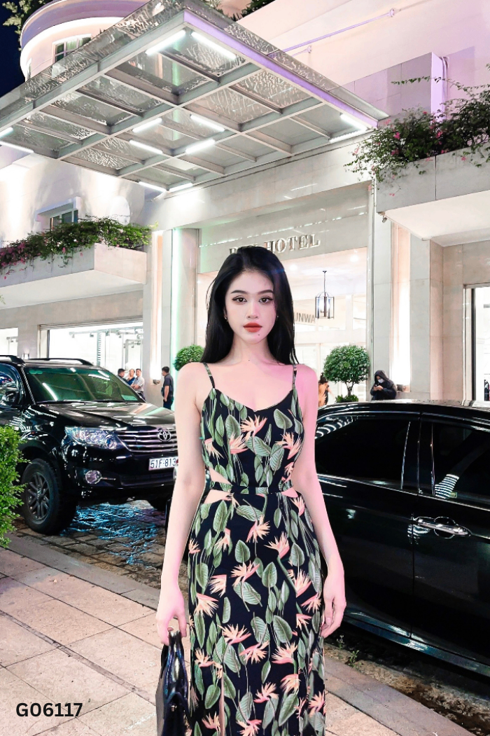 Váy đen họa tiết xnah