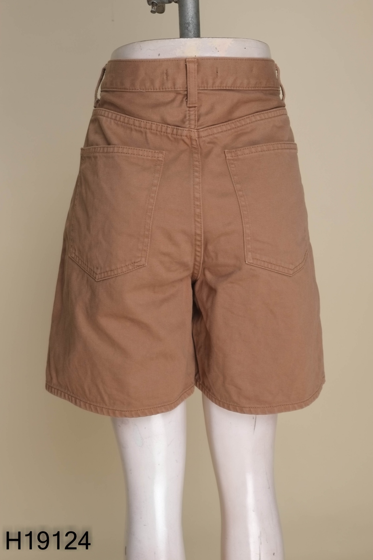 Quần shorts lửng UNIQLO jeans nâu