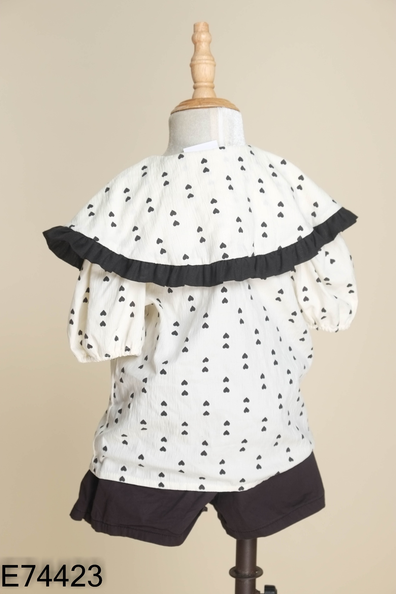 SET Áo be cổ bèo + quần đen KIDS