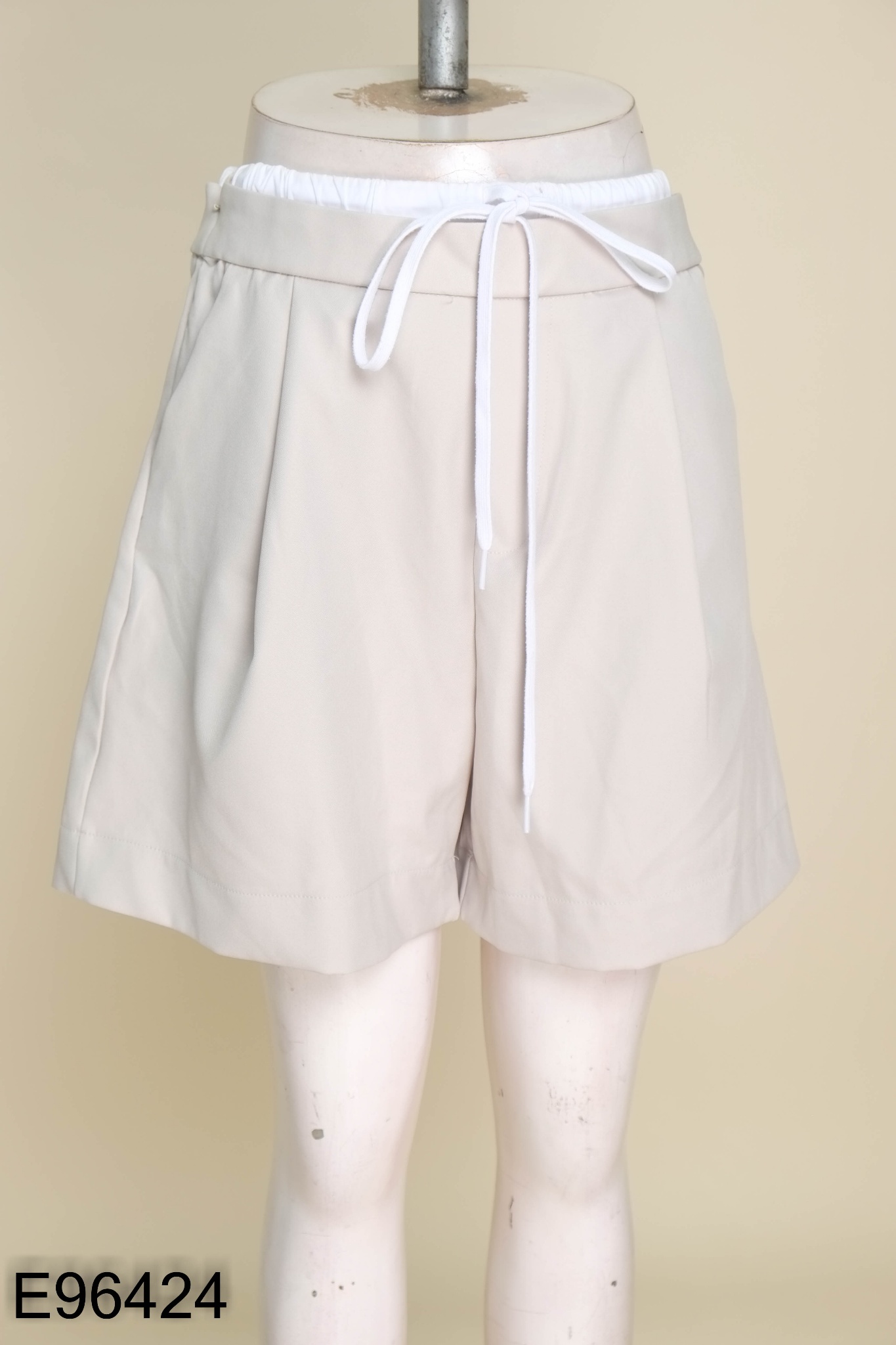 Quần ZARA shorts be phối trắng