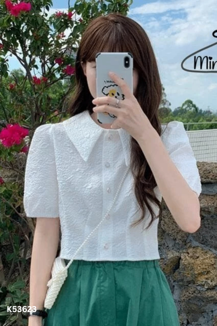 Áo kiểu trắng phối khuy