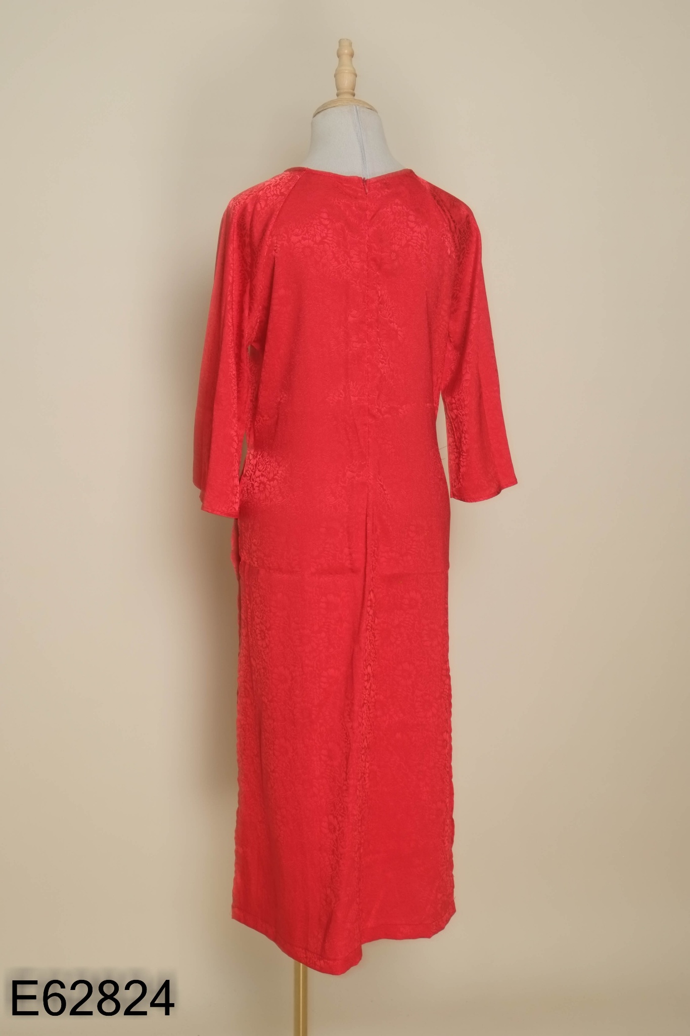 Áo dài lụa đỏ