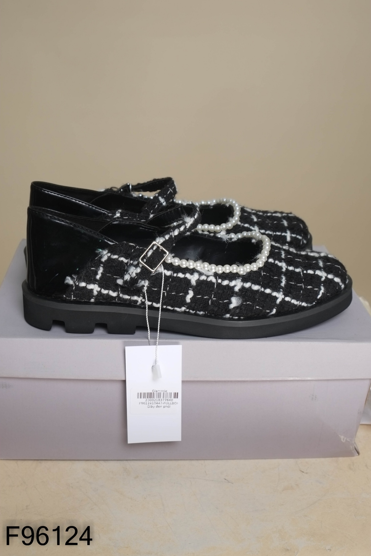 FULLBOX Giày đen phối trắng (CHARLES&KEITH xuất dư)