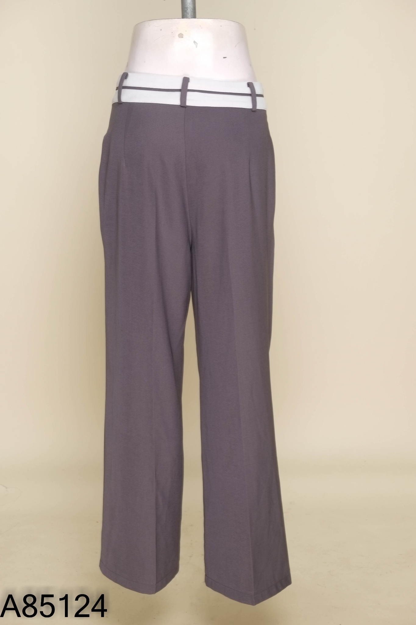 Quần culottes vải xám phối trắng