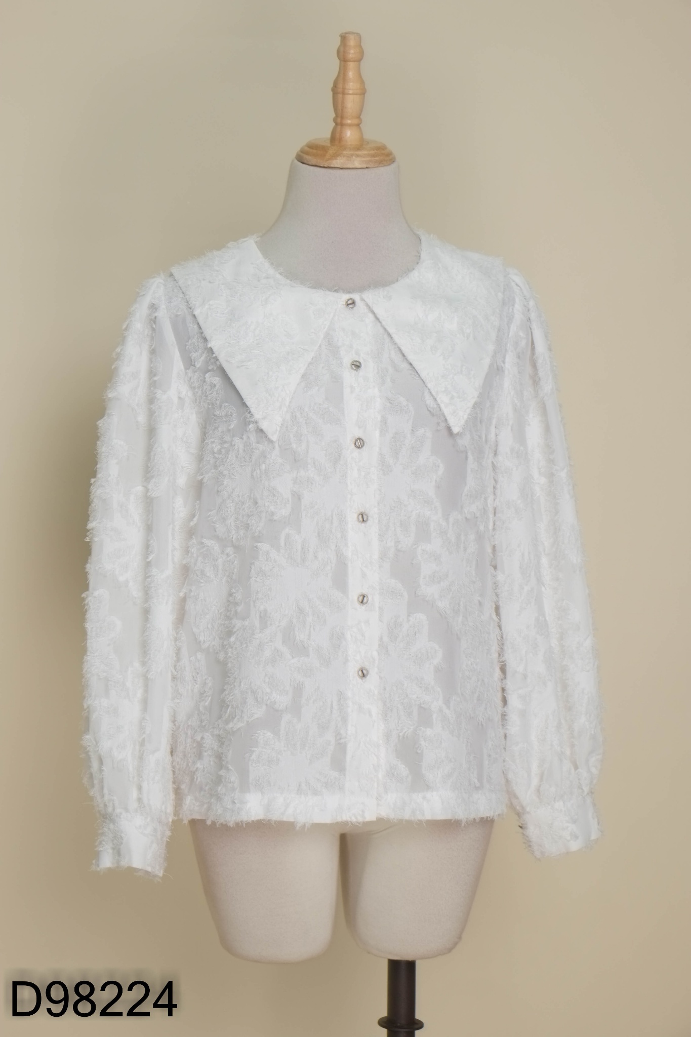 Áo IVY MODA trắng tua rua
