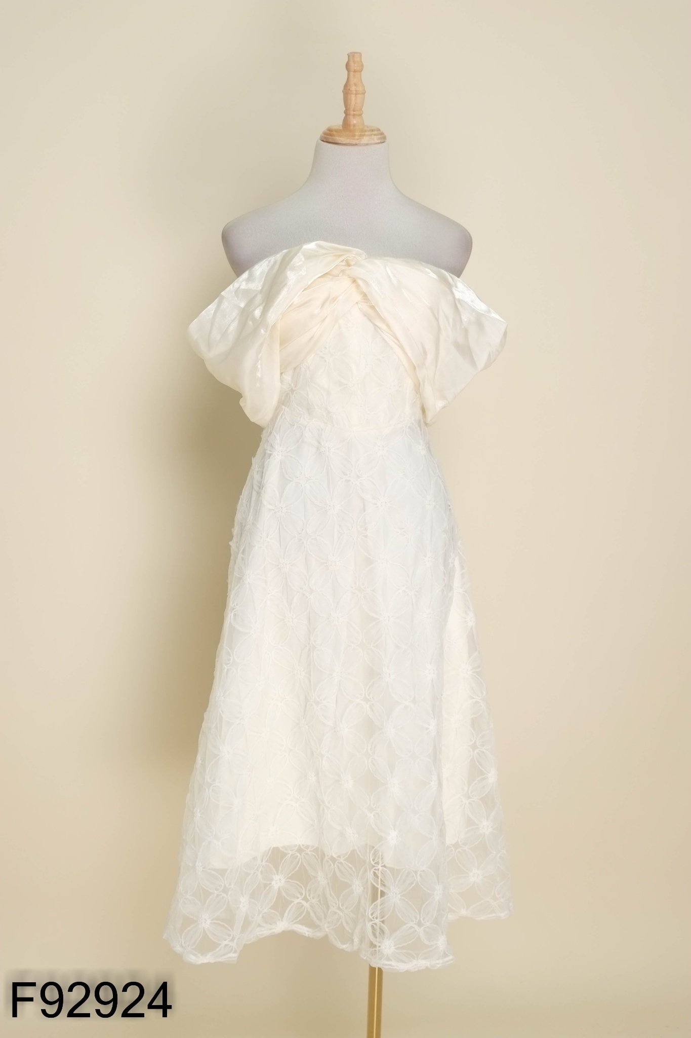 Váy be lưới hoa phối organza
