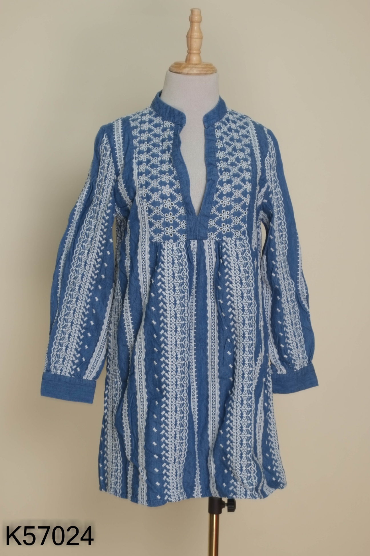 Váy ZARA xanh phối trắng