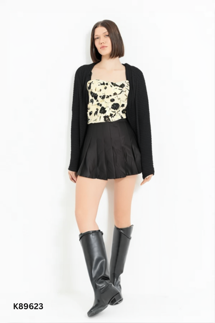 SET 3 món Áo 2s be đen + chân váy xếp ly đen + cardigan