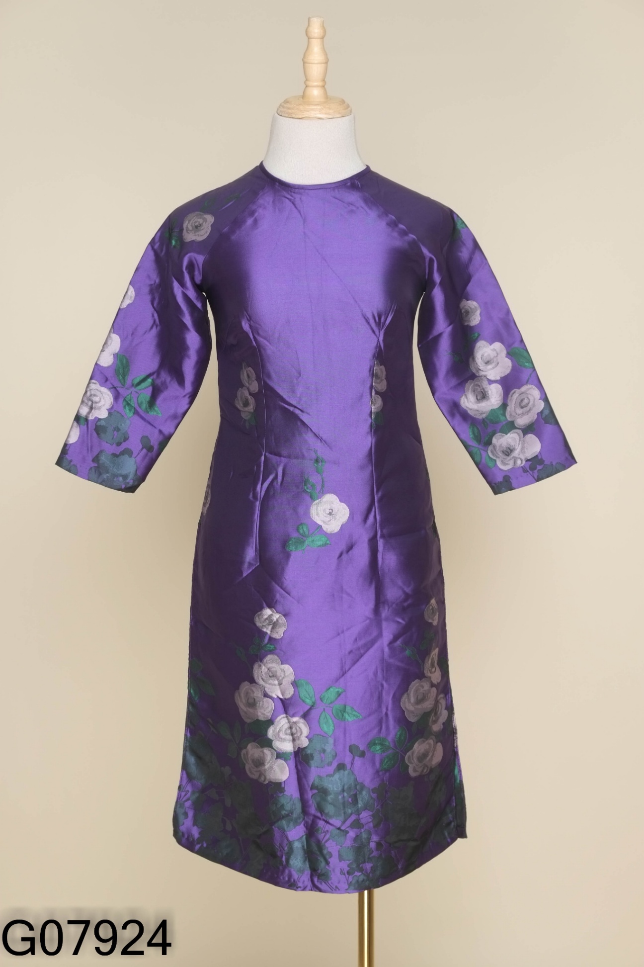 Áo dài tím họa tiết hoa