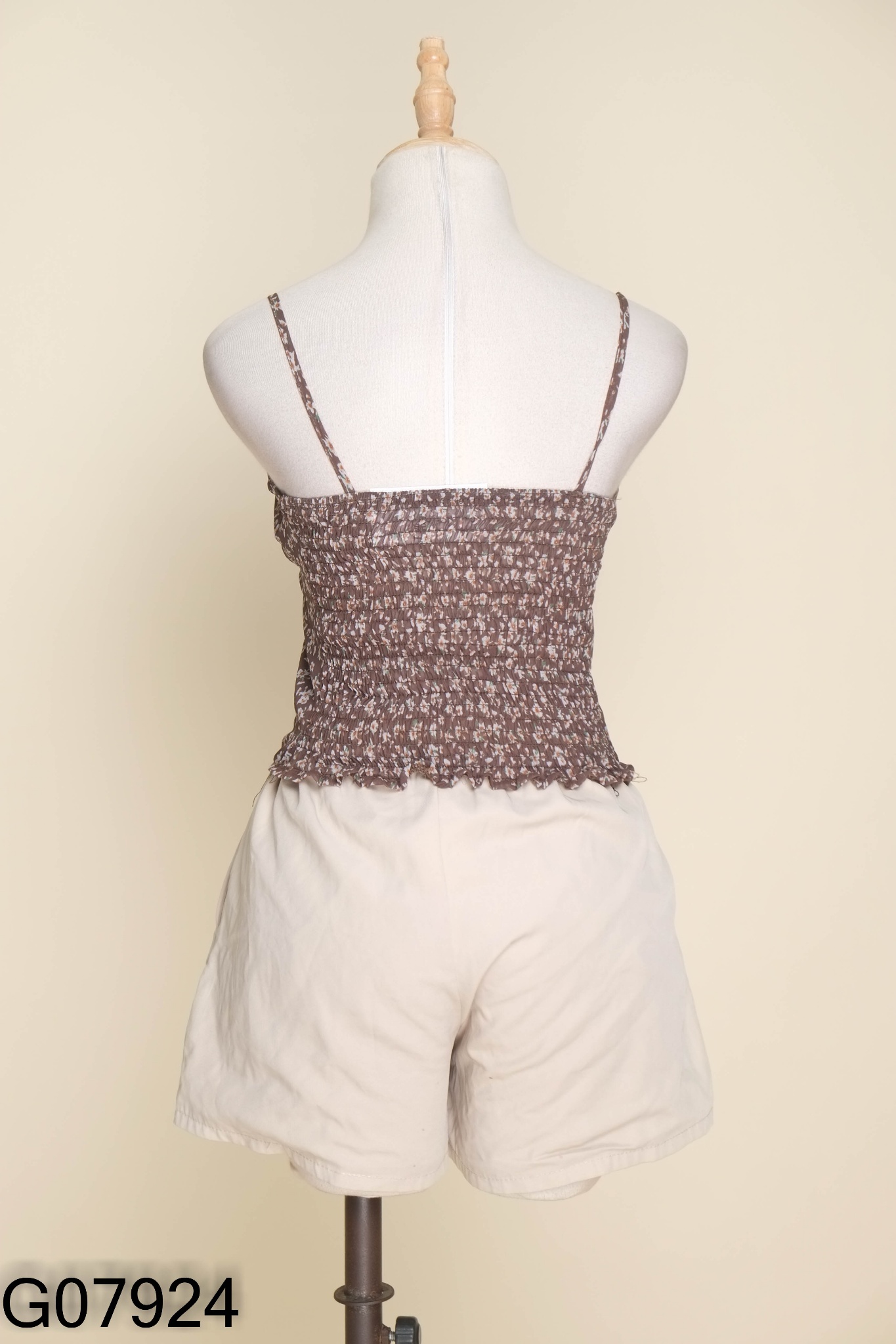 SET Áo nâu hai dây + quần short be