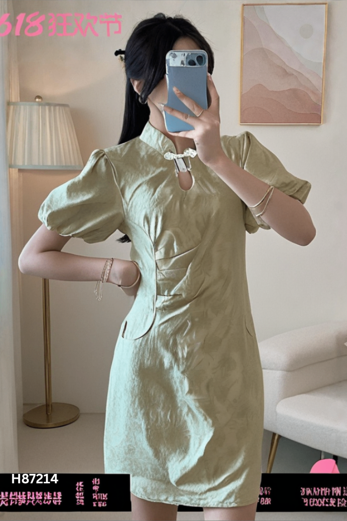 Váy xanh họa tiết