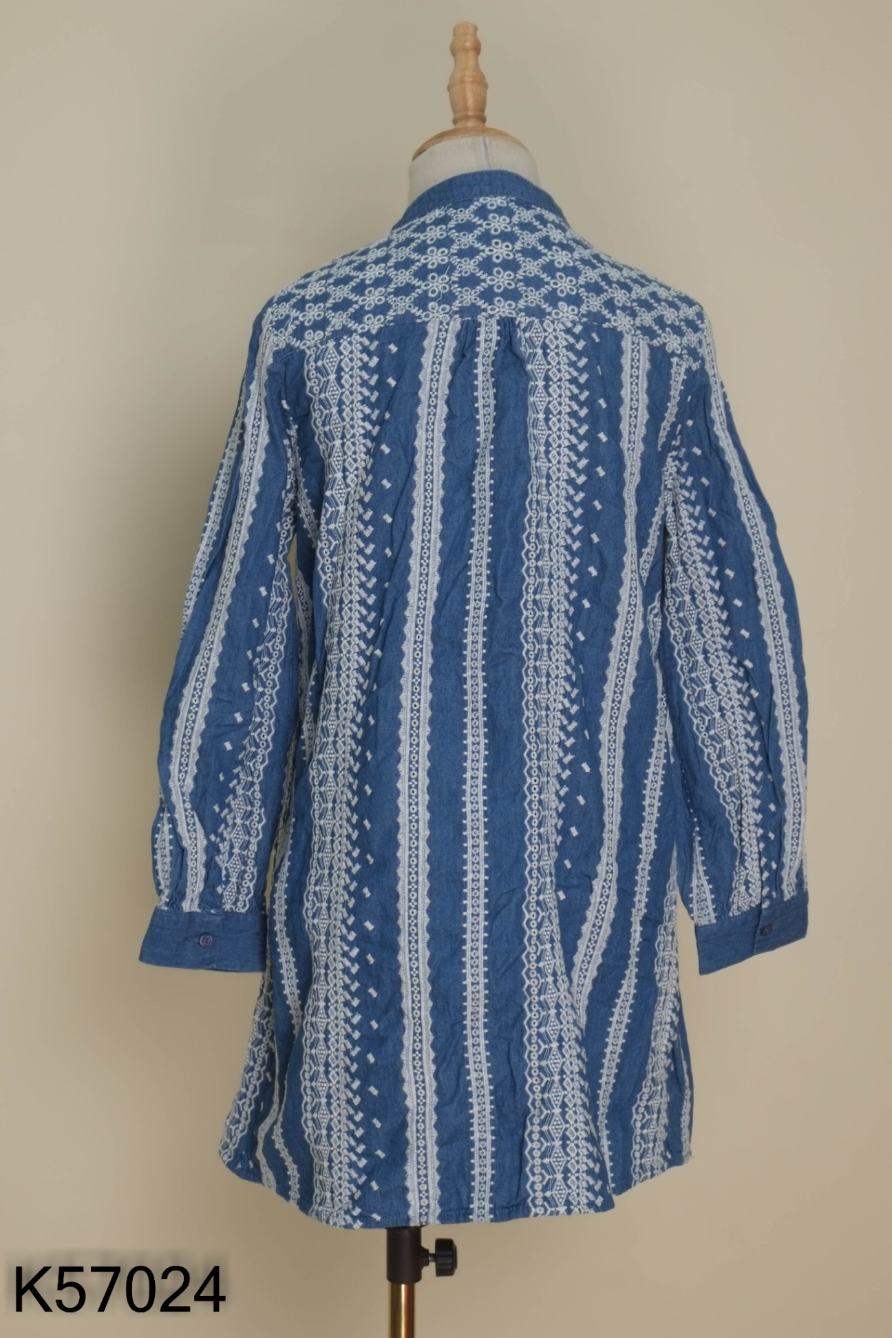 Váy ZARA xanh phối trắng