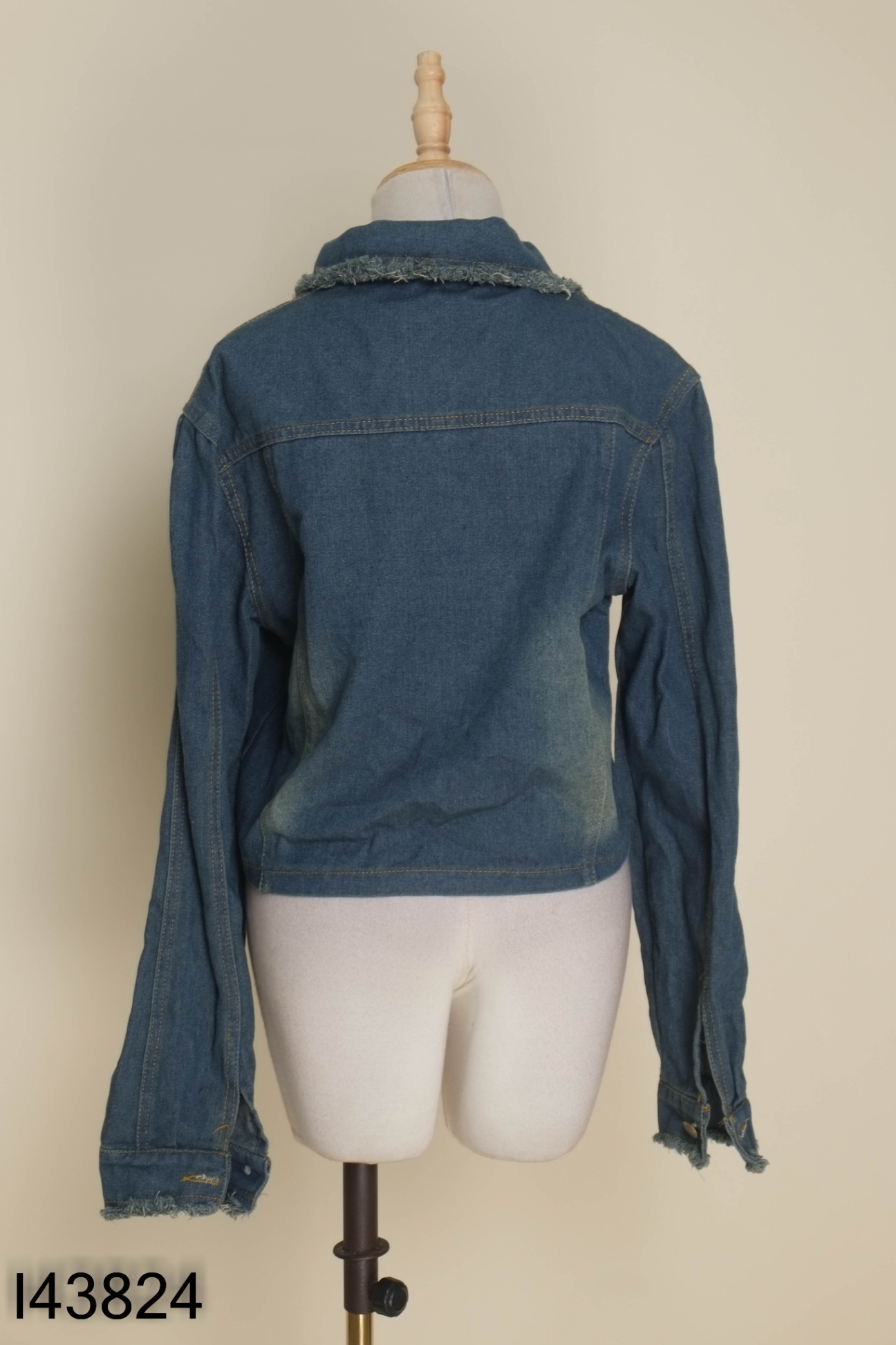 Áo khoác jeans xanh tua rua