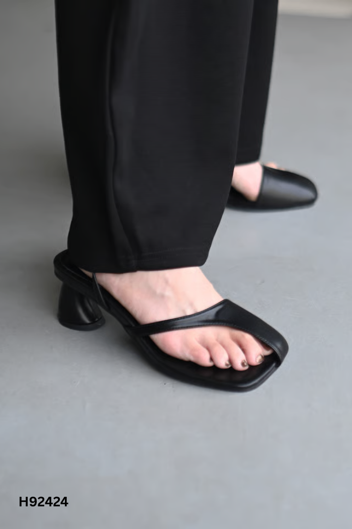 Cao gót da đen phối dây