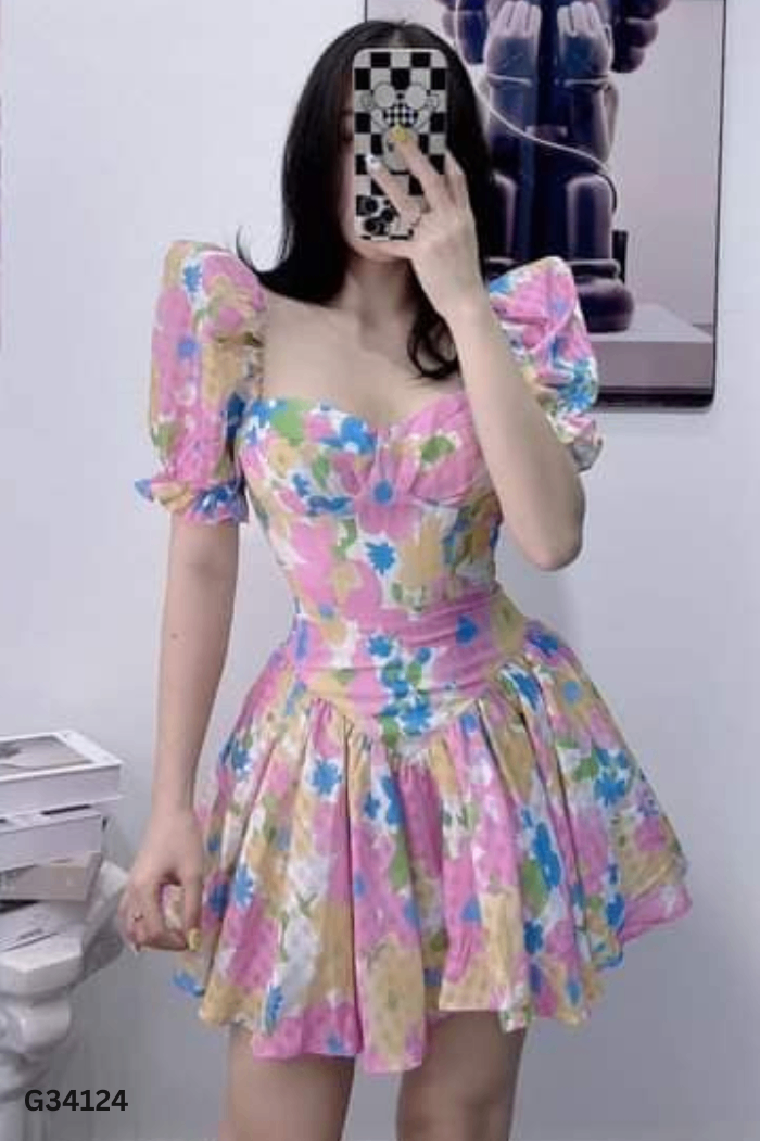 Váy nền trắng hồng vàng