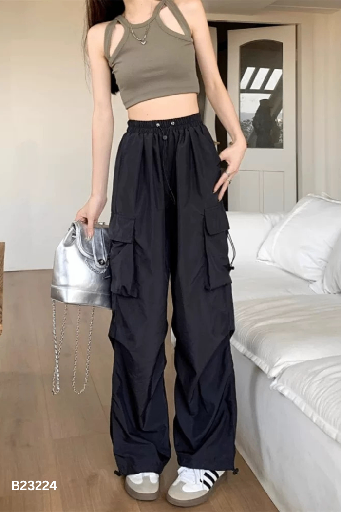 Quần jogger đen túi hộp