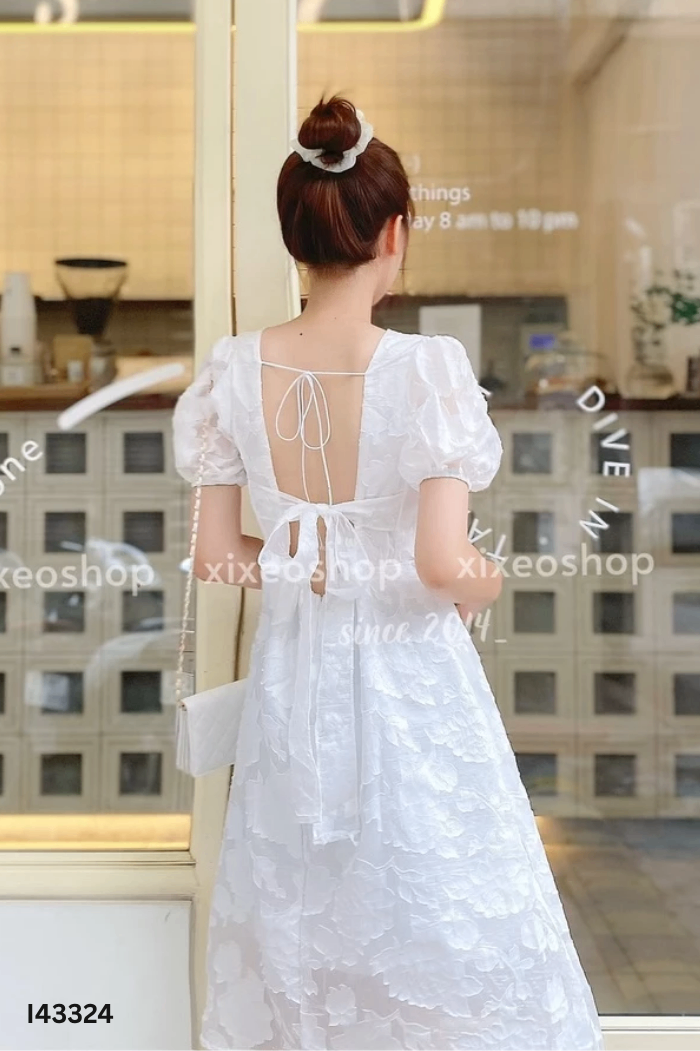 Váy voan be tay bồng